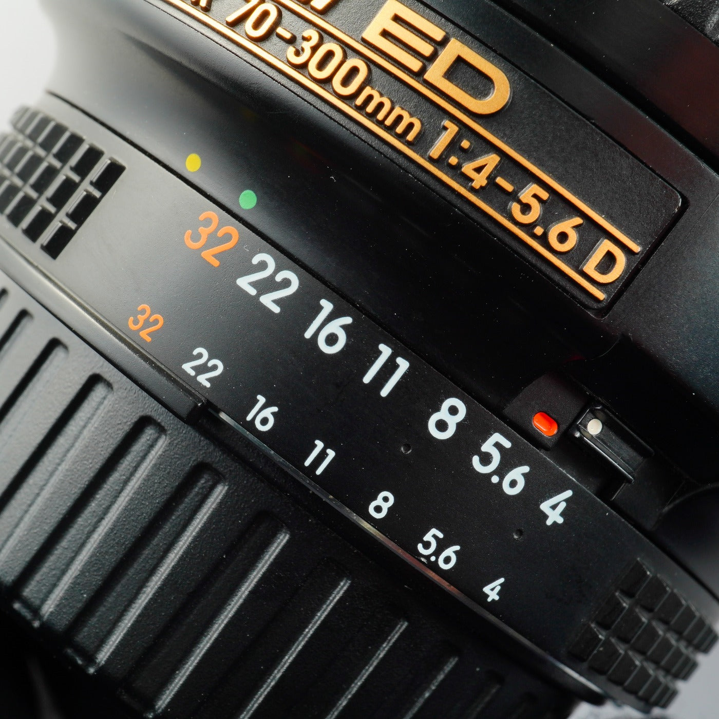 Nikon AF NIKKOR 70-300mm F/4-5.6 D ED ズームレンズ