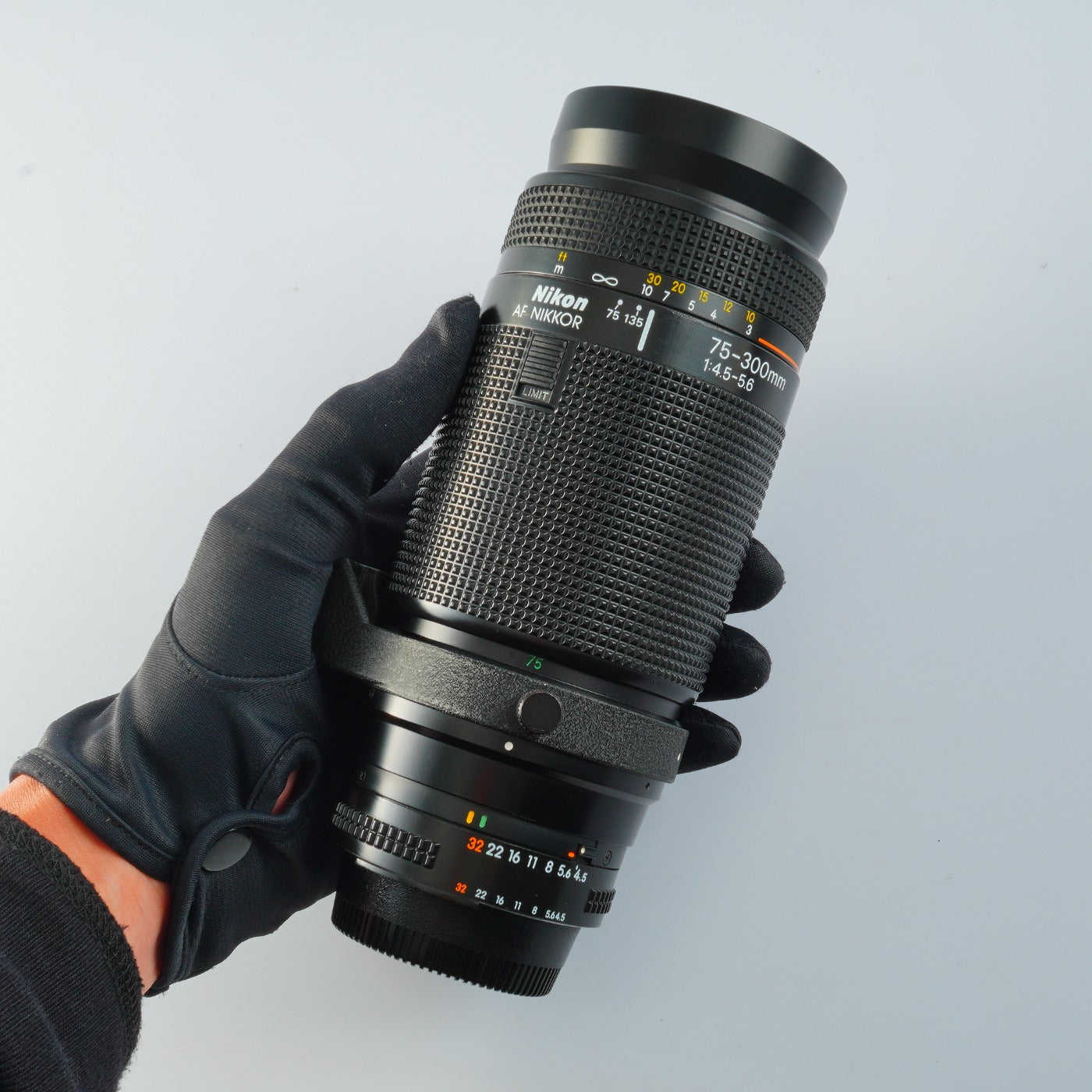Nikon AF NIKKOR 75-300mm F/4.5-5.6 ズームレンズ
