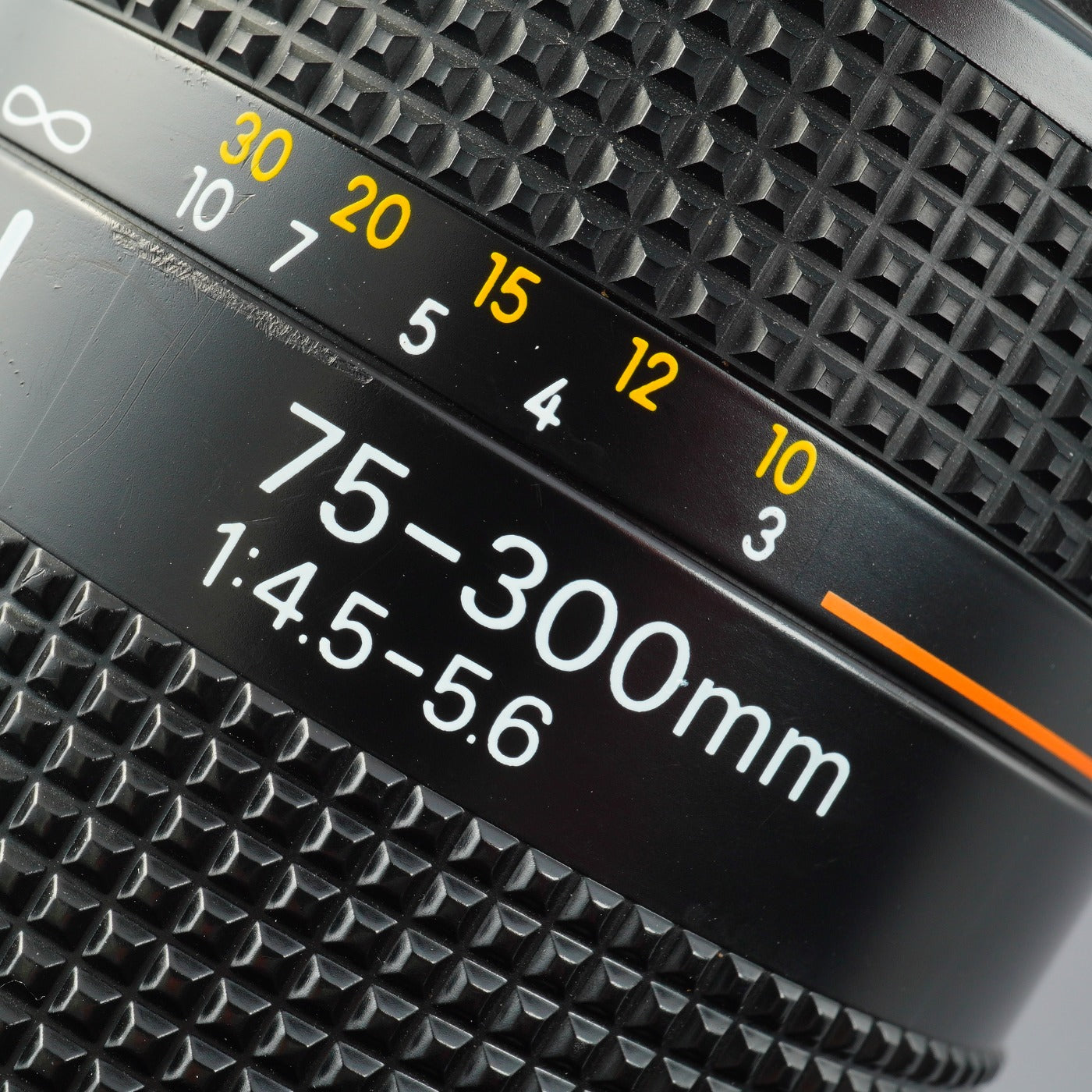 Nikon AF NIKKOR 75-300mm F/4.5-5.6 ズームレンズ