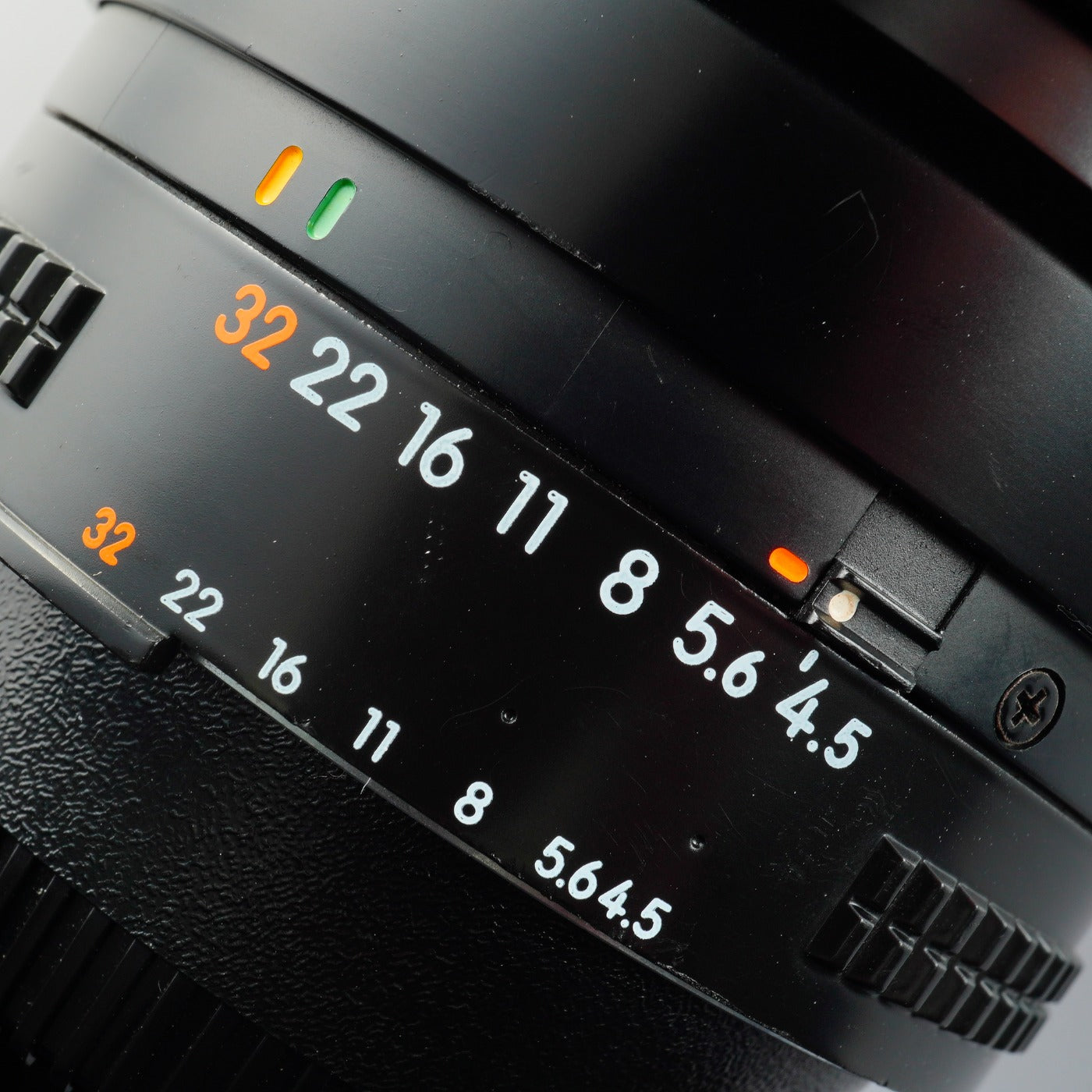 Nikon AF NIKKOR 75-300mm F/4.5-5.6 ズームレンズ