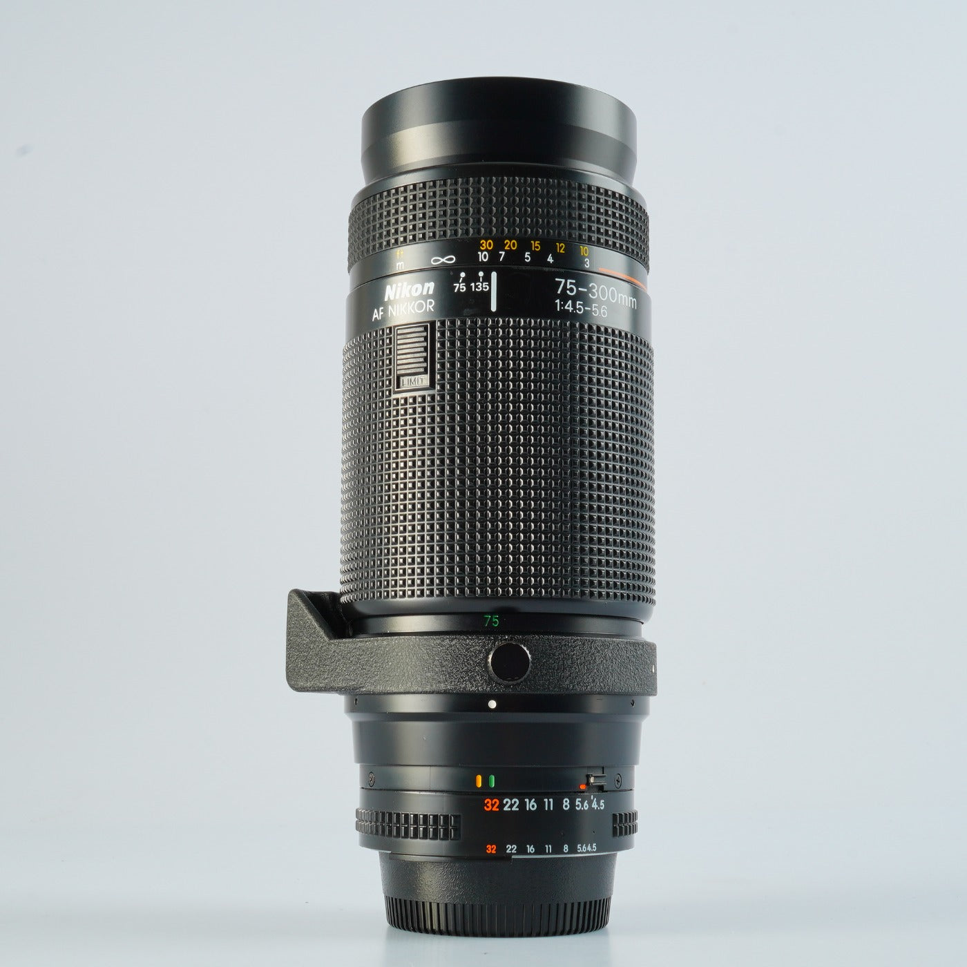 Nikon AF NIKKOR 75-300mm F/4.5-5.6 ズームレンズ