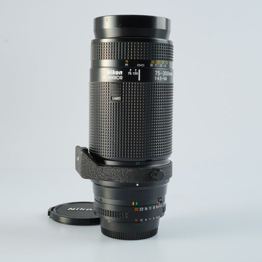 Nikon AF NIKKOR 75-300mm f/4.5-5.6 ズームレンズ