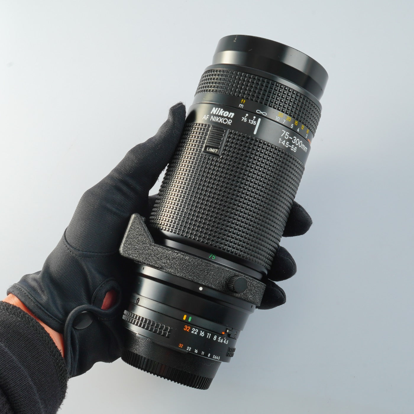 Nikon AF NIKKOR 75-300mm f/4.5-5.6 ズームレンズ