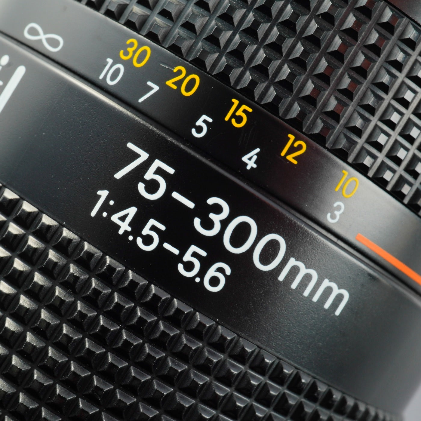 Nikon AF NIKKOR 75-300mm f/4.5-5.6 ズームレンズ