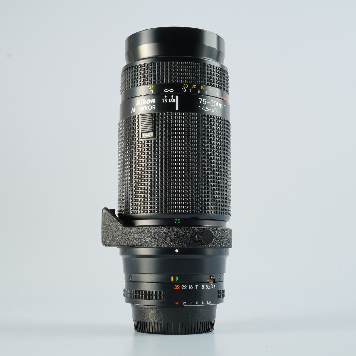 Nikon AF NIKKOR 75-300mm f/4.5-5.6 ズームレンズ