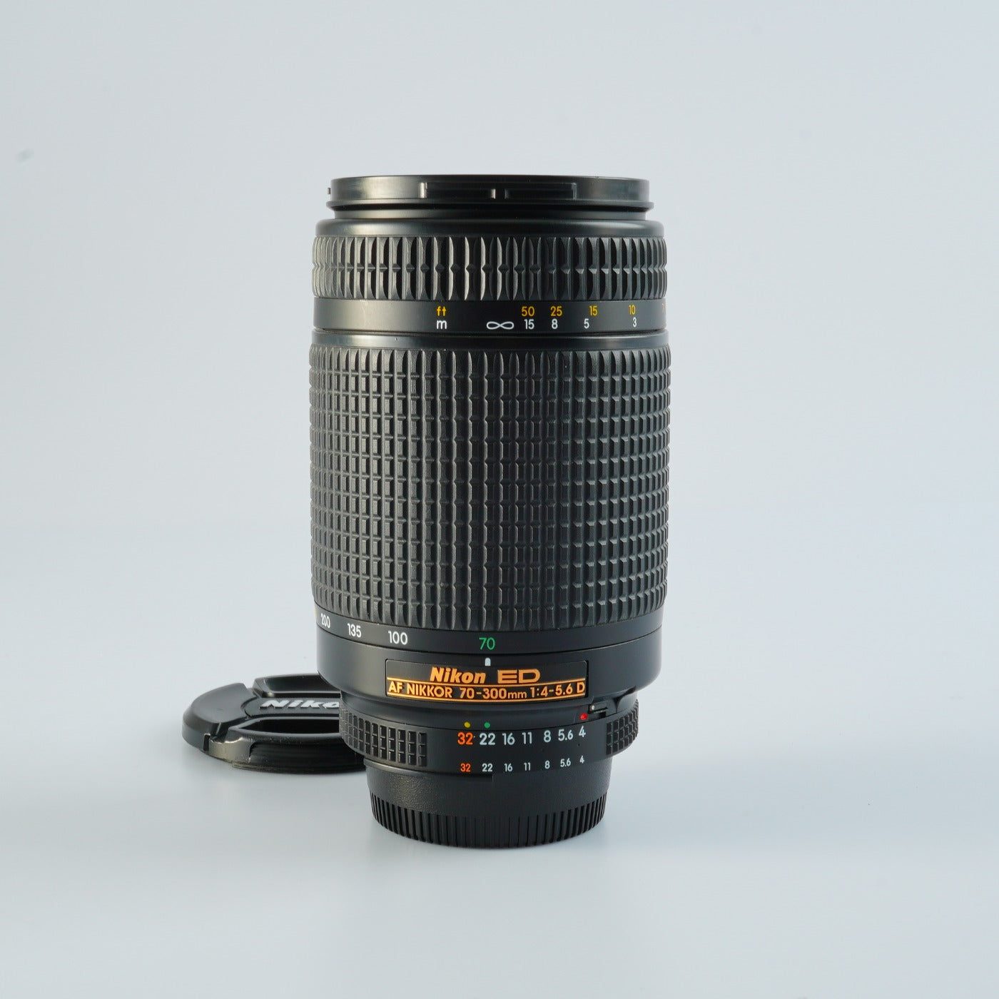 Nikon AF NIKKOR 70-300mm F/4-5.6 D ED ズームレンズ