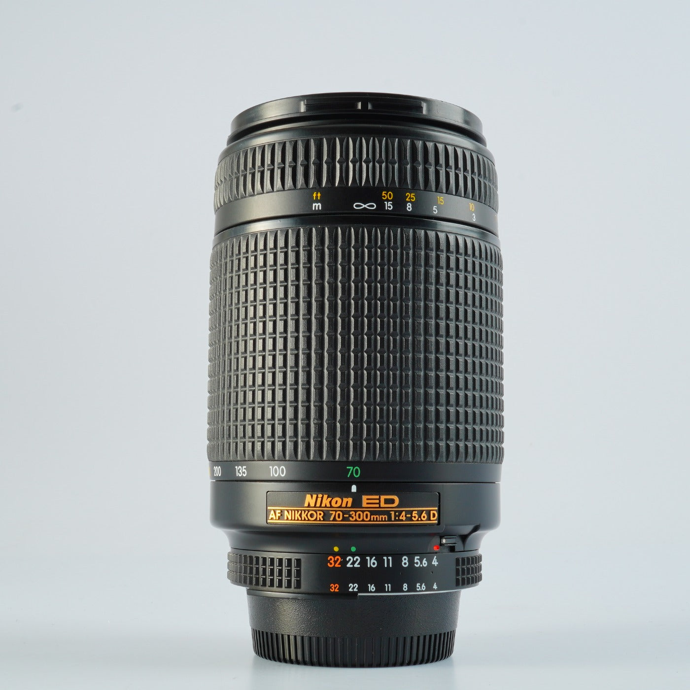 Nikon AF NIKKOR 70-300mm F/4-5.6 D ED ズームレンズ
