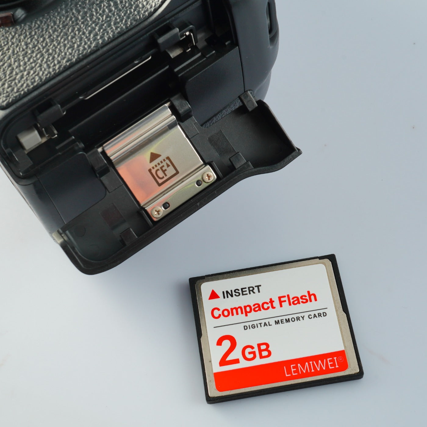 Canon EOS 5D + EF 35-105mm F/3.5-4.5 USM + CF 2GB デジタル一眼レフカメラ