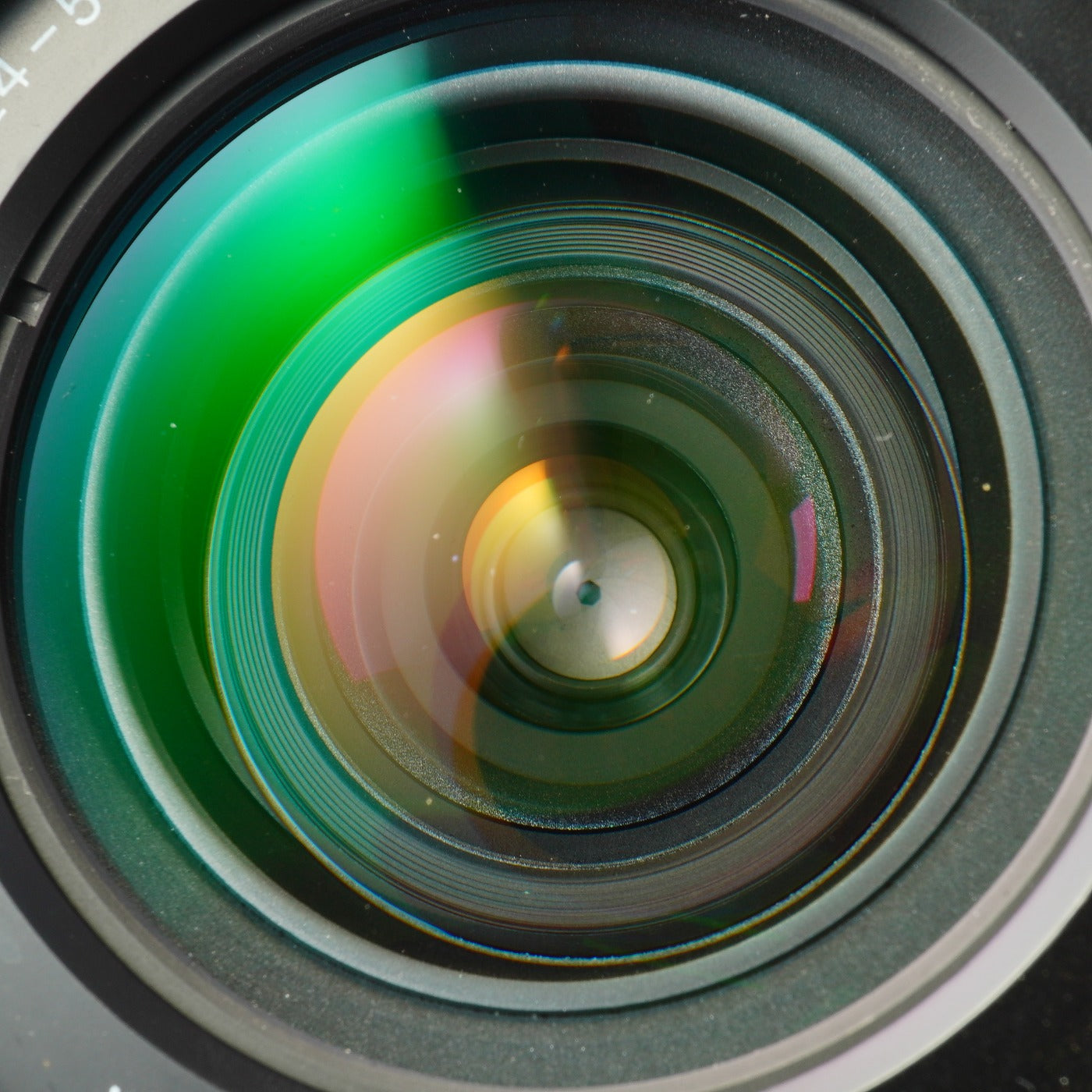 Nikon AF NIKKOR 24-50mm F/3.3-4.5 ズームレンズ