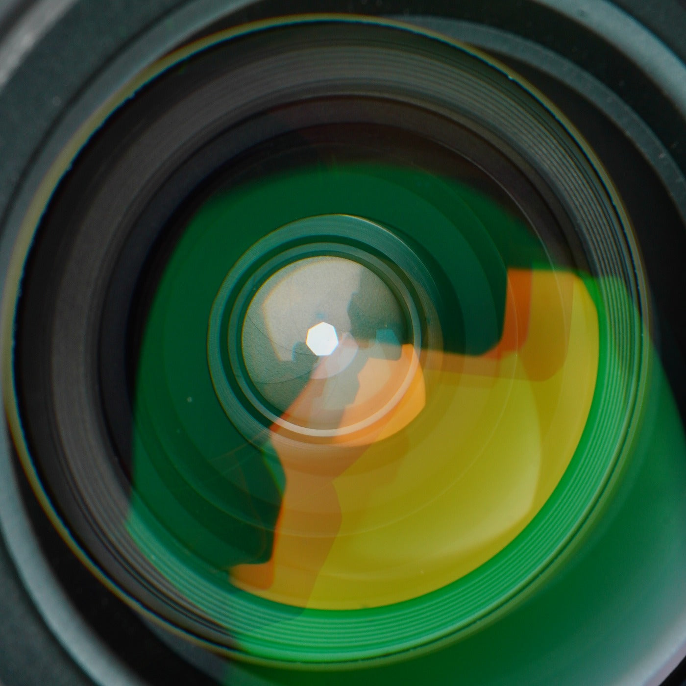 Nikon AF NIKKOR 24-50mm F/3.3-4.5 ズームレンズ