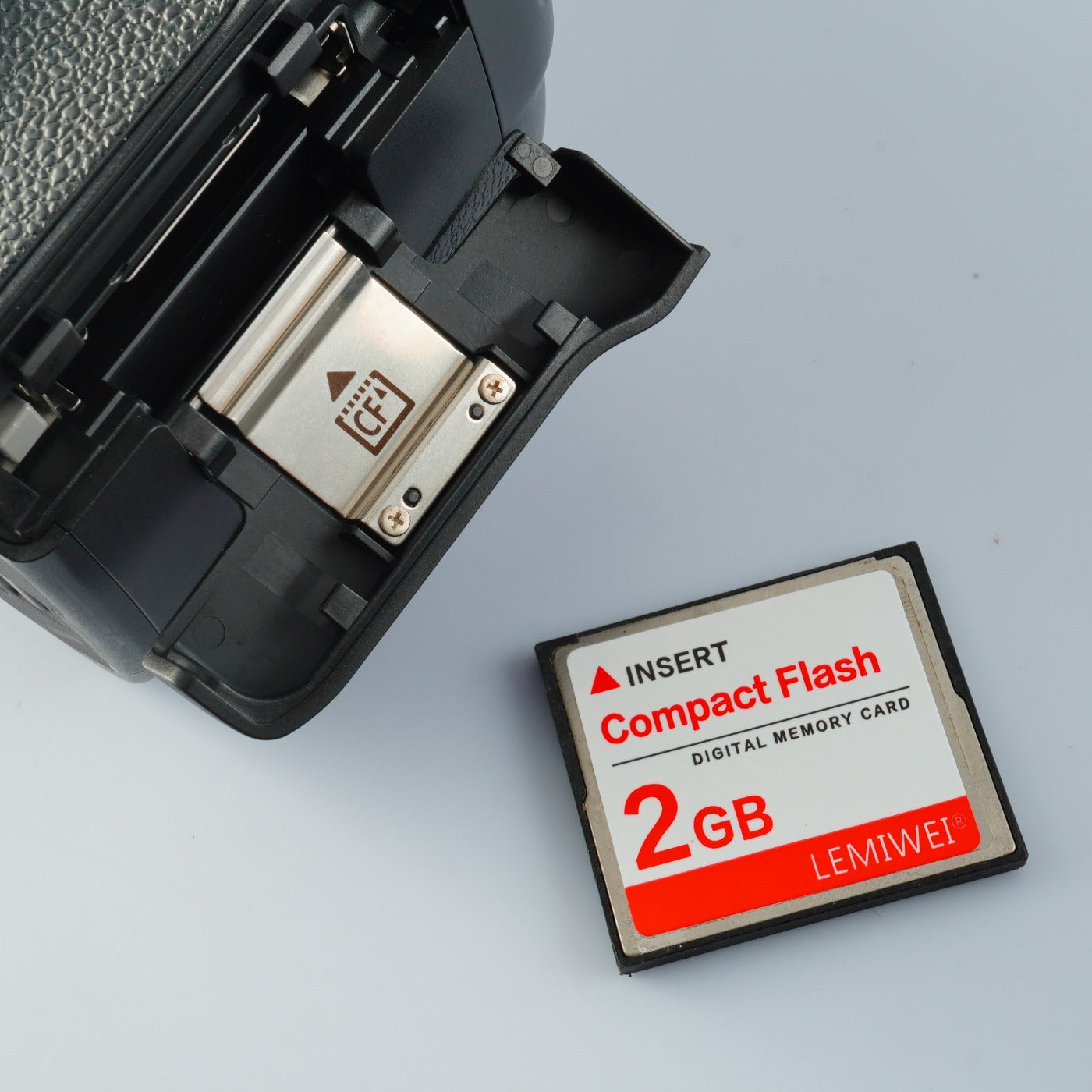 Canon EOS 5D + EF 28-80mm F/3.5-5.6 Ⅳ USM + CF 2GB デジタル一眼レフカメラ