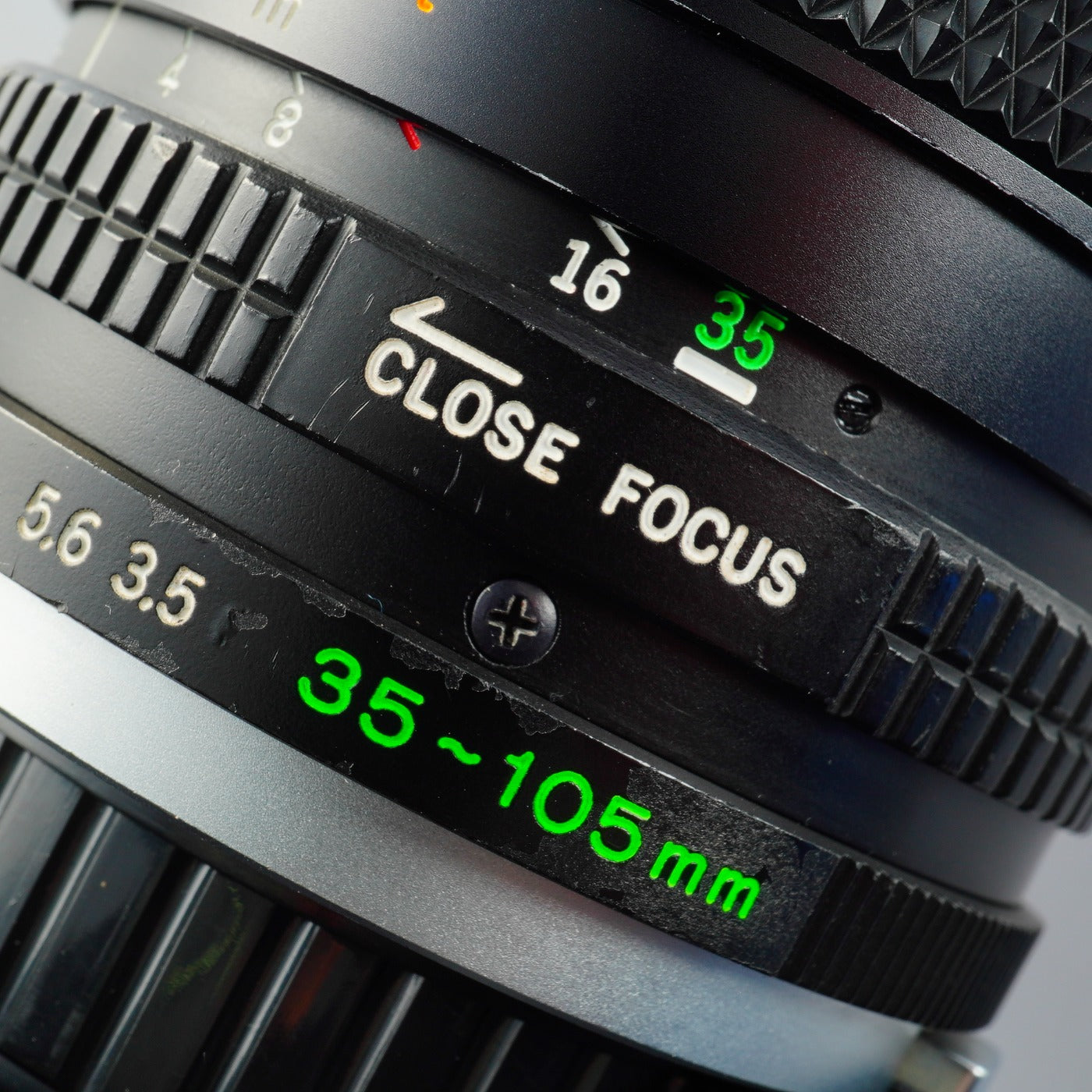 OLYMPUS OM-SYSTEM ZUIKO AUTO-ZOOM 35-105 mm F/3,5-4,5 Zoomobjektiv