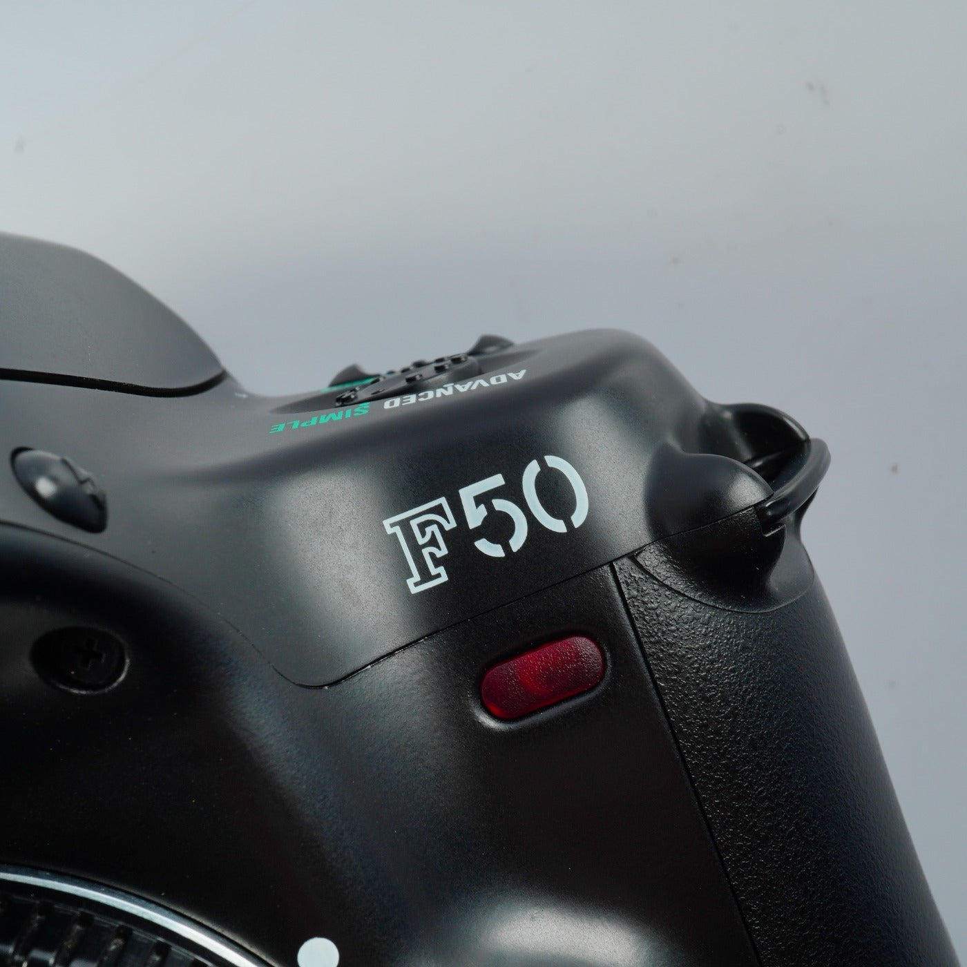 Nikon F50 ( N50 ) + AF NIKKOR 35-70mm F/3.3-4.5 ズームレンズ