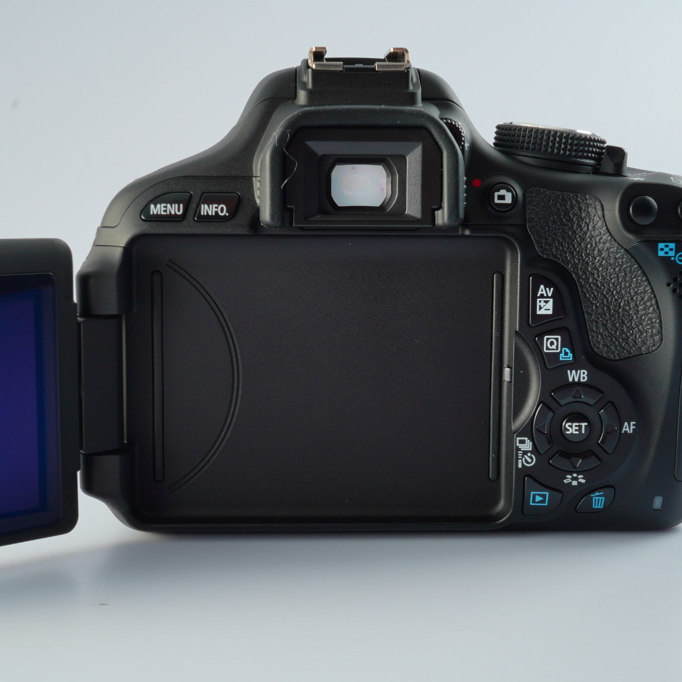 Canon EOS Kiss X5 ( Rebel T3i ) + EF-S 18-55mm F/3.5-5.6 Ⅱ USM + SD 8GB デジタル一眼レフカメラ