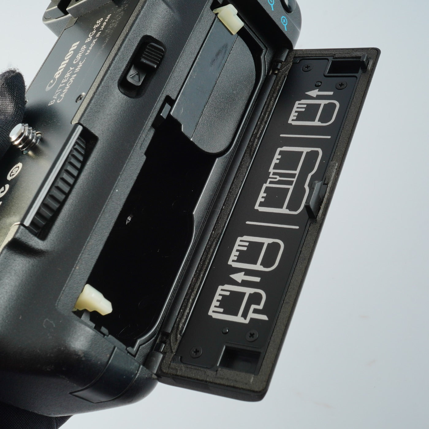 Canon EOS 5D Mark Ⅱ + EF 28-80mm F/3.5-5.6 Ⅳ USM + BG-E6 + CF 2GB デジタル一眼レフカメラ