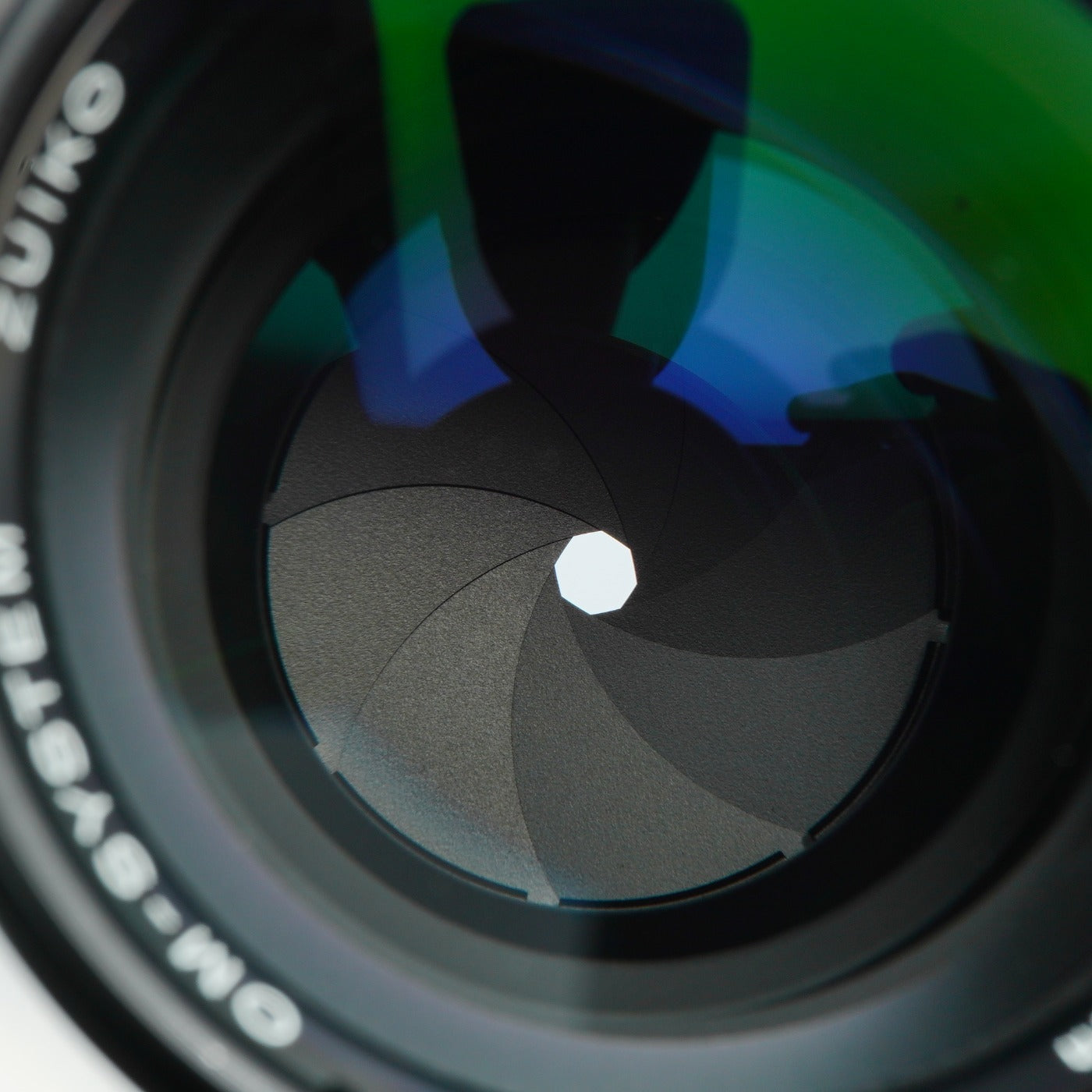 OLYMPUS OM-SYSTEM ZUIKO MC AUTO-T 200mm F/4 単焦点レンズ