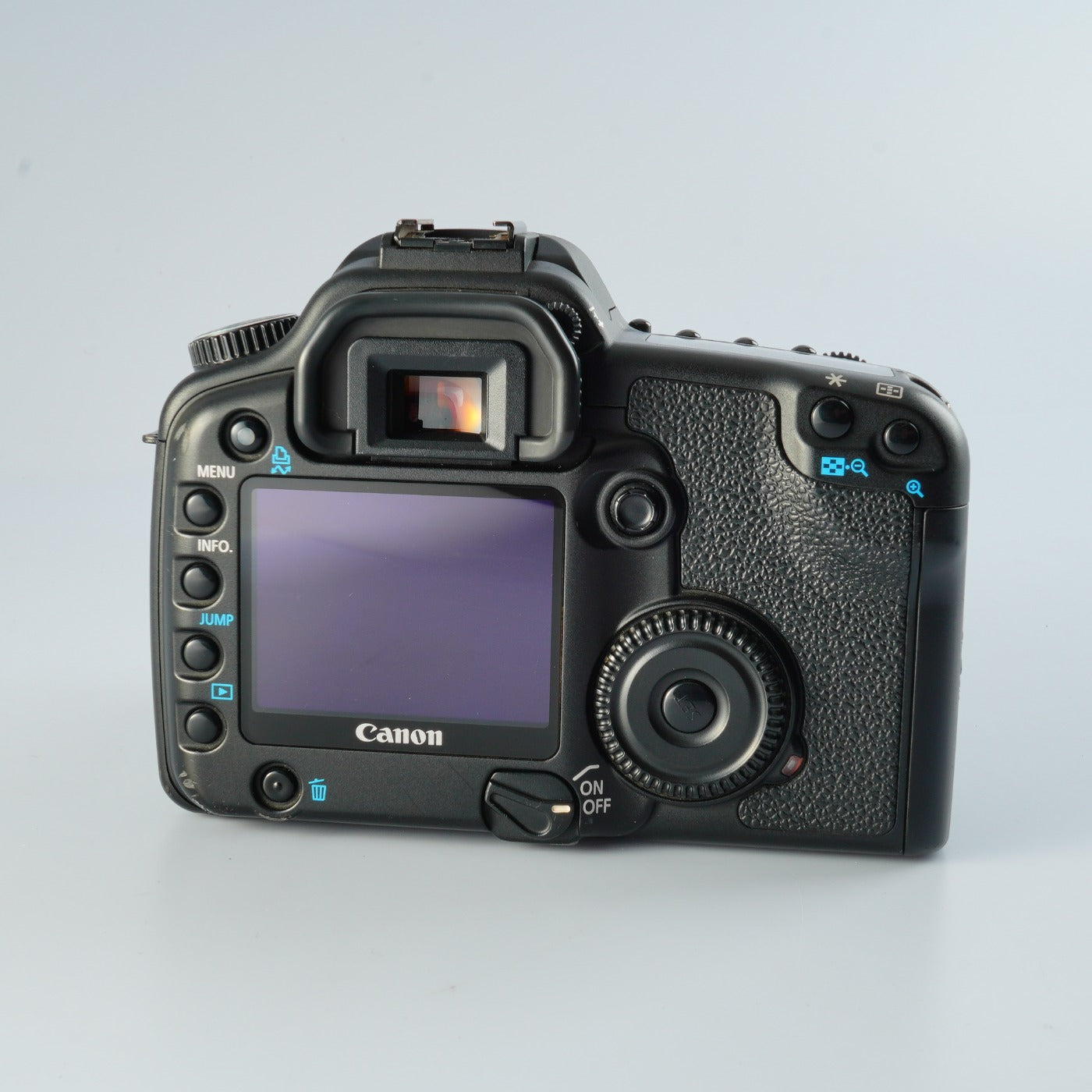 Canon EOS 30D + EF-S 18-55mm F/3.5-5.6 USM + CF 2GB デジタル一眼レフカメラ