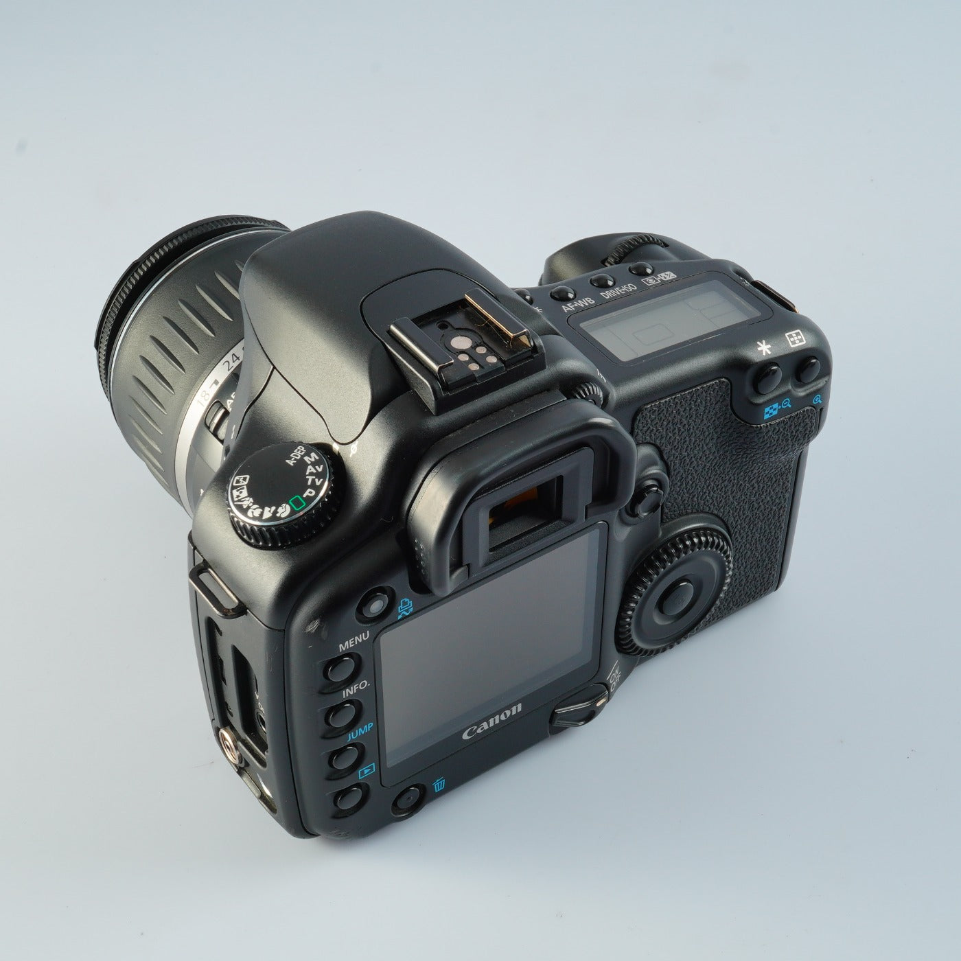 Canon EOS 30D + EF-S 18-55mm F/3.5-5.6 USM + CF 2GB デジタル一眼レフカメラ