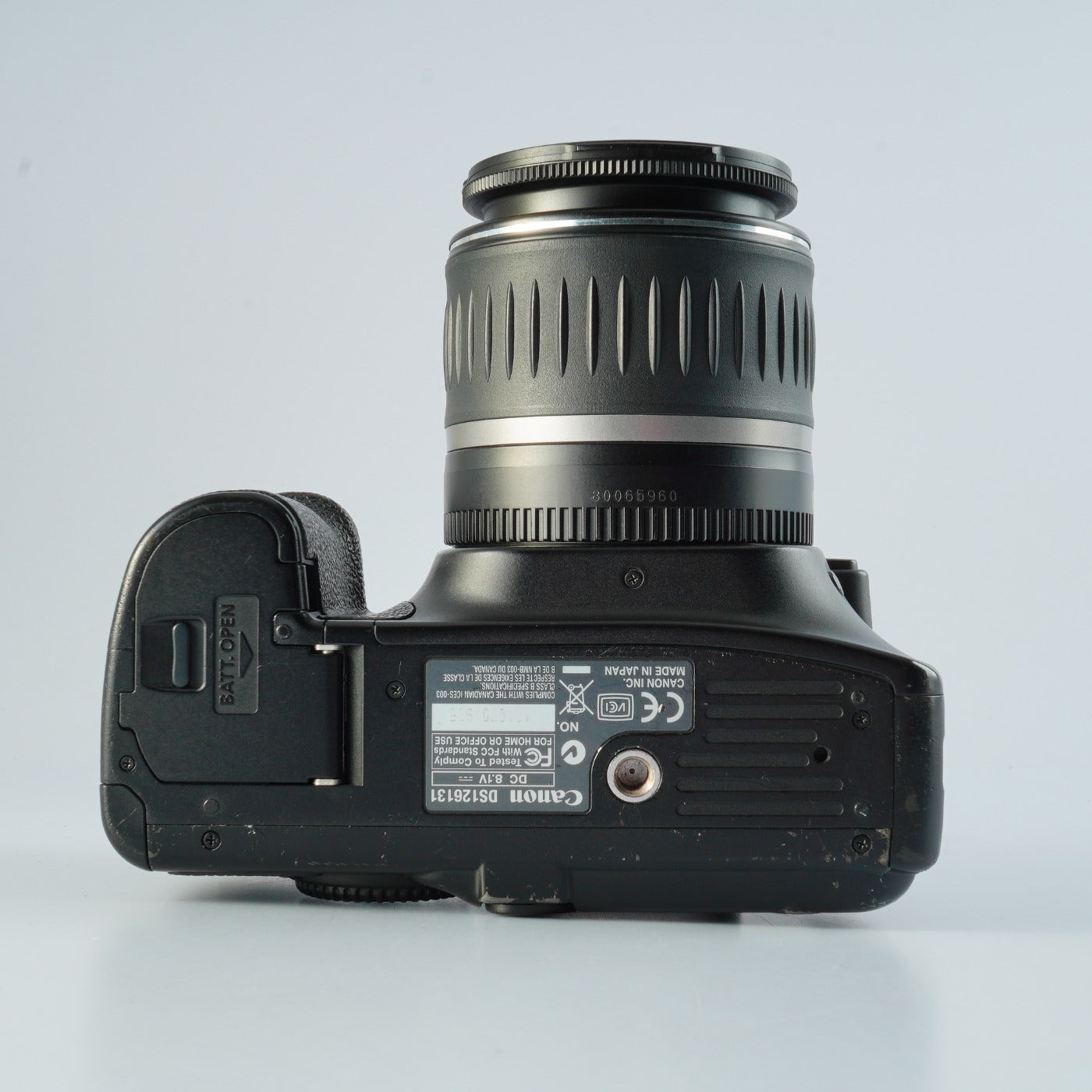 Canon EOS 30D + EF-S 18-55mm F/3.5-5.6 USM + CF 2GB デジタル一眼レフカメラ