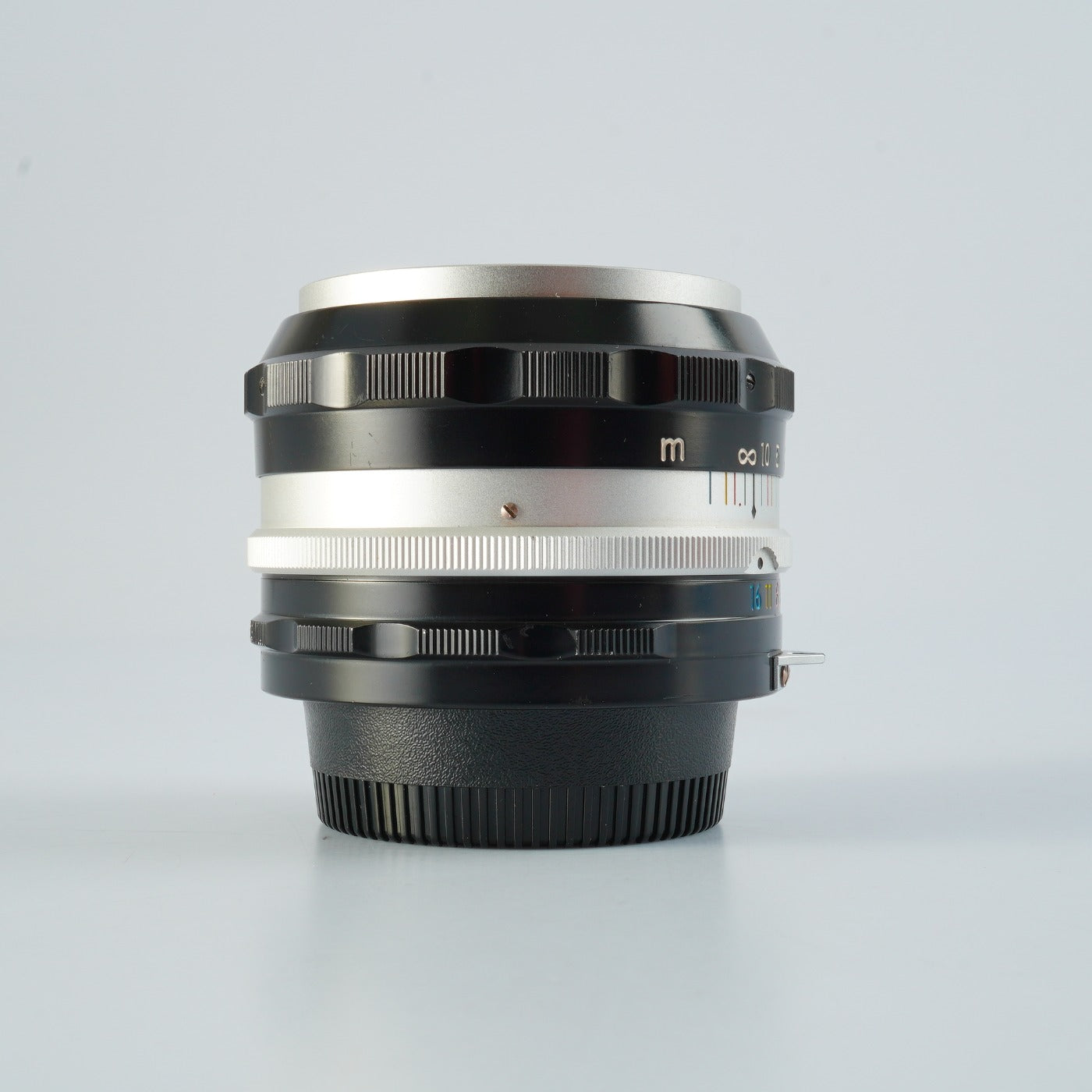 Nikon Nikkor-S Auto 50mm F/1.4 " 6 Blade " 非Ai 単焦点レンズ