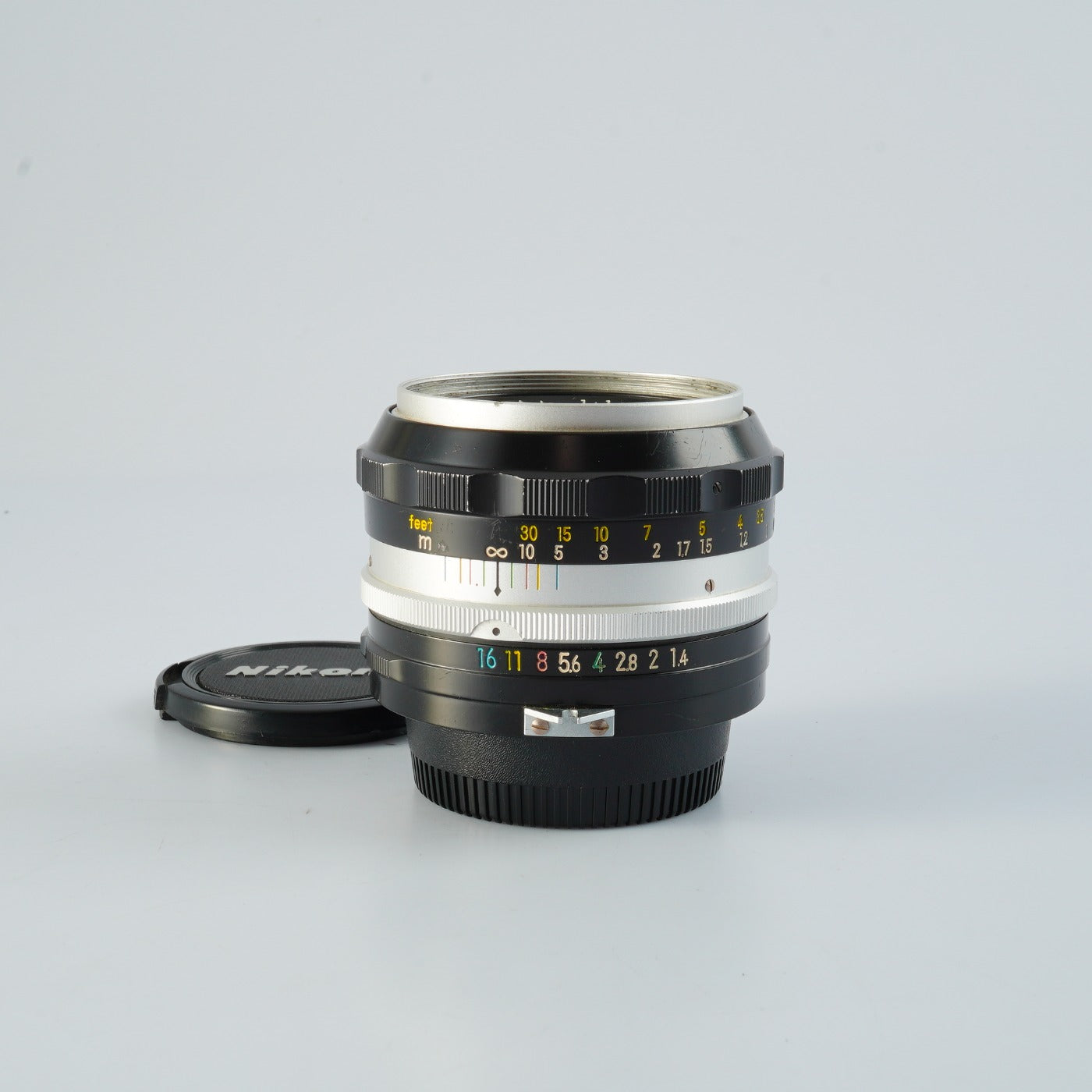Nikon Nikkor-S Auto 50mm F/1.4 " 6 Blade " 非Ai 単焦点レンズ
