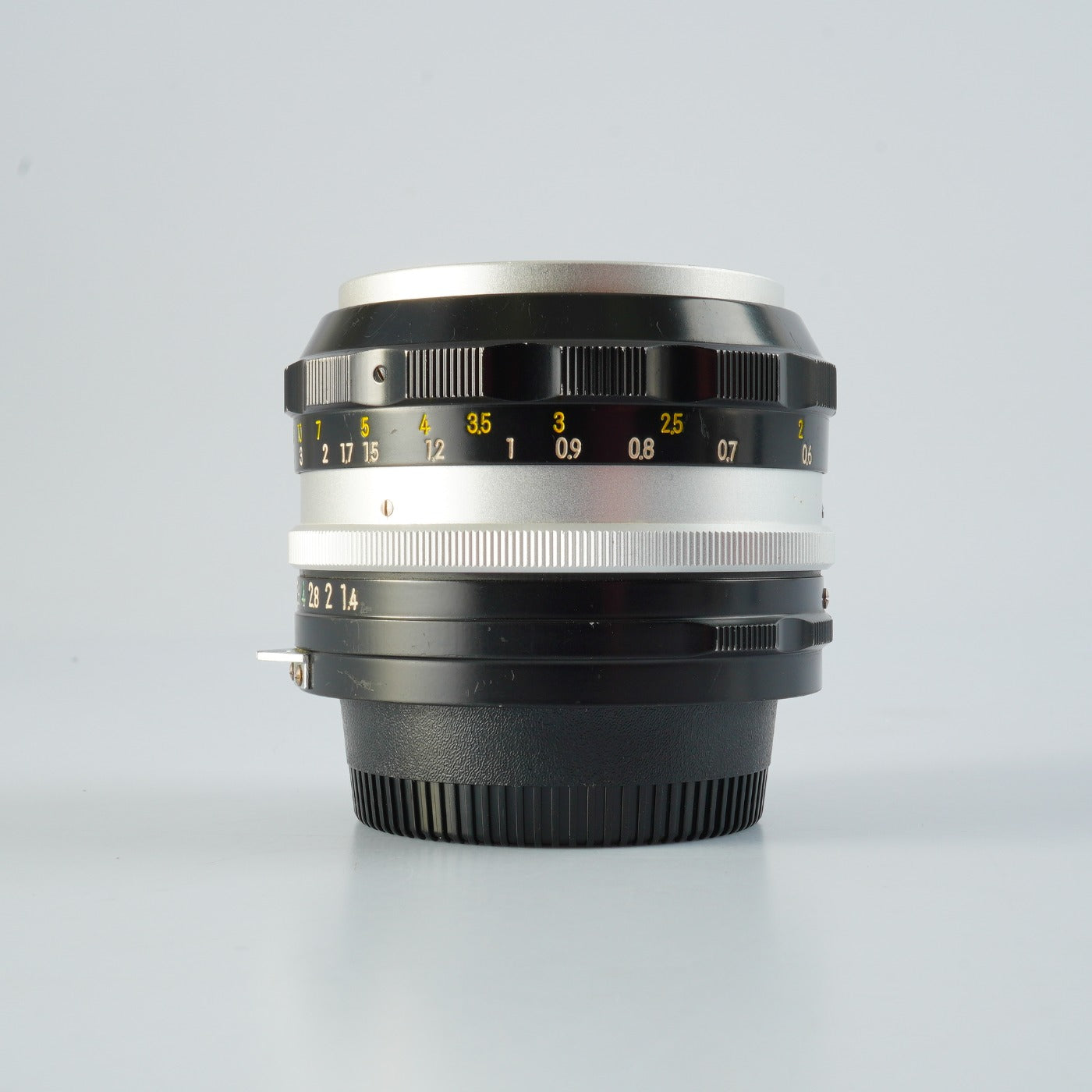 Nikon Nikkor-S Auto 50mm F/1.4 " 6 Blade " 非Ai 単焦点レンズ