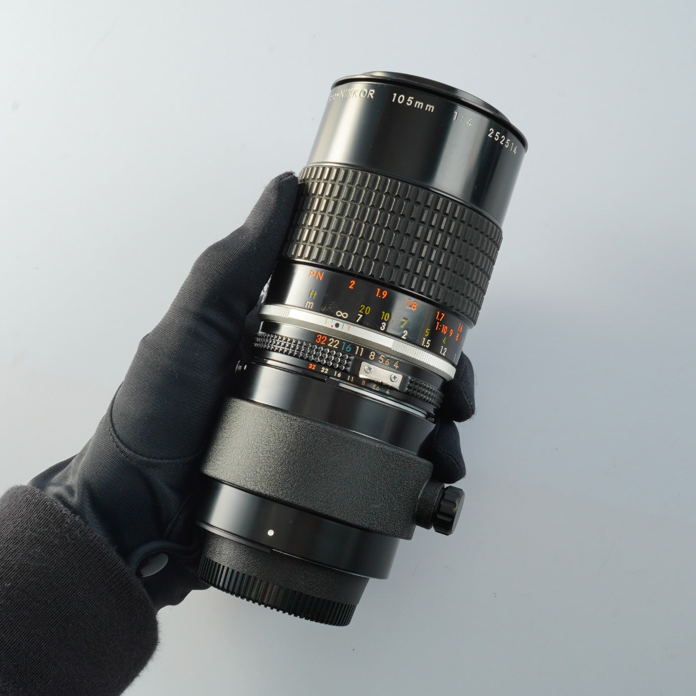 Nikon Micro-NIKKOR 105mm F/4 Ai-s + PN-11 Extension Tube 単焦点レンズ