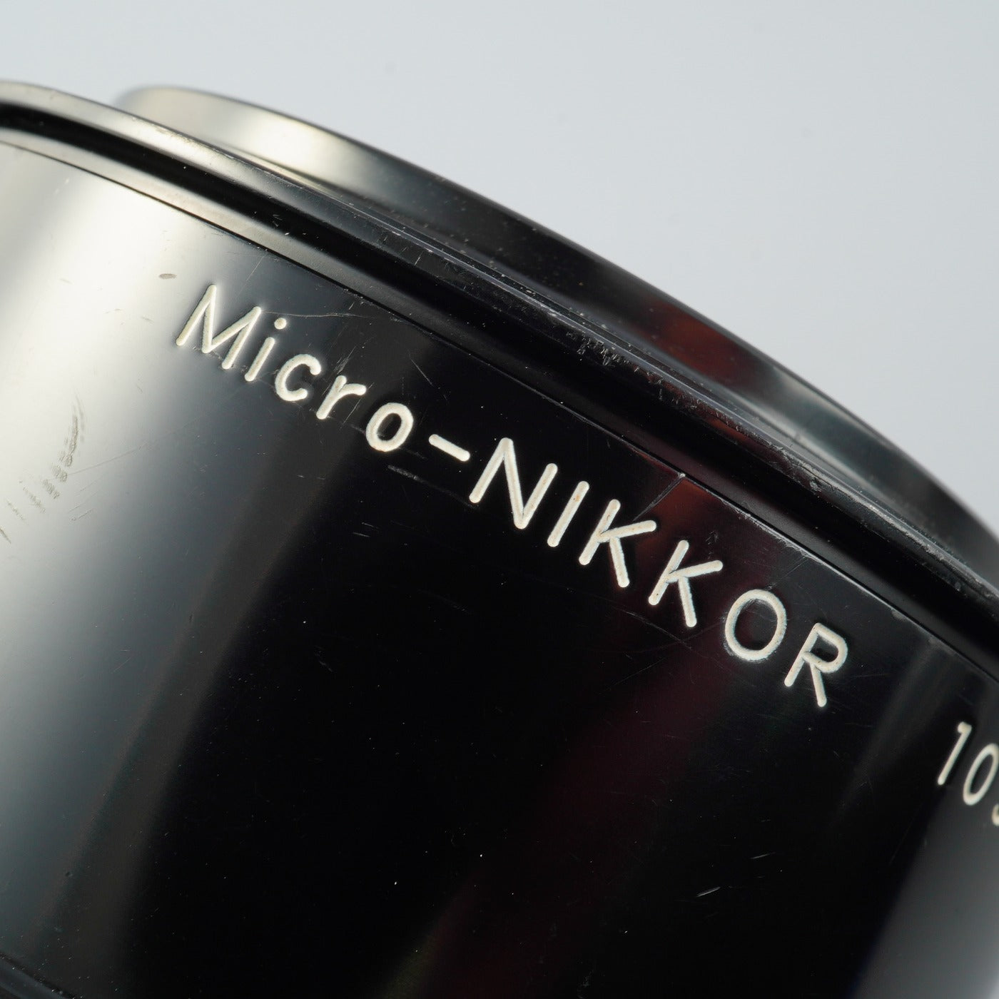 Nikon Micro-NIKKOR 105mm F/4 Ai-s + PN-11 Extension Tube 単焦点レンズ