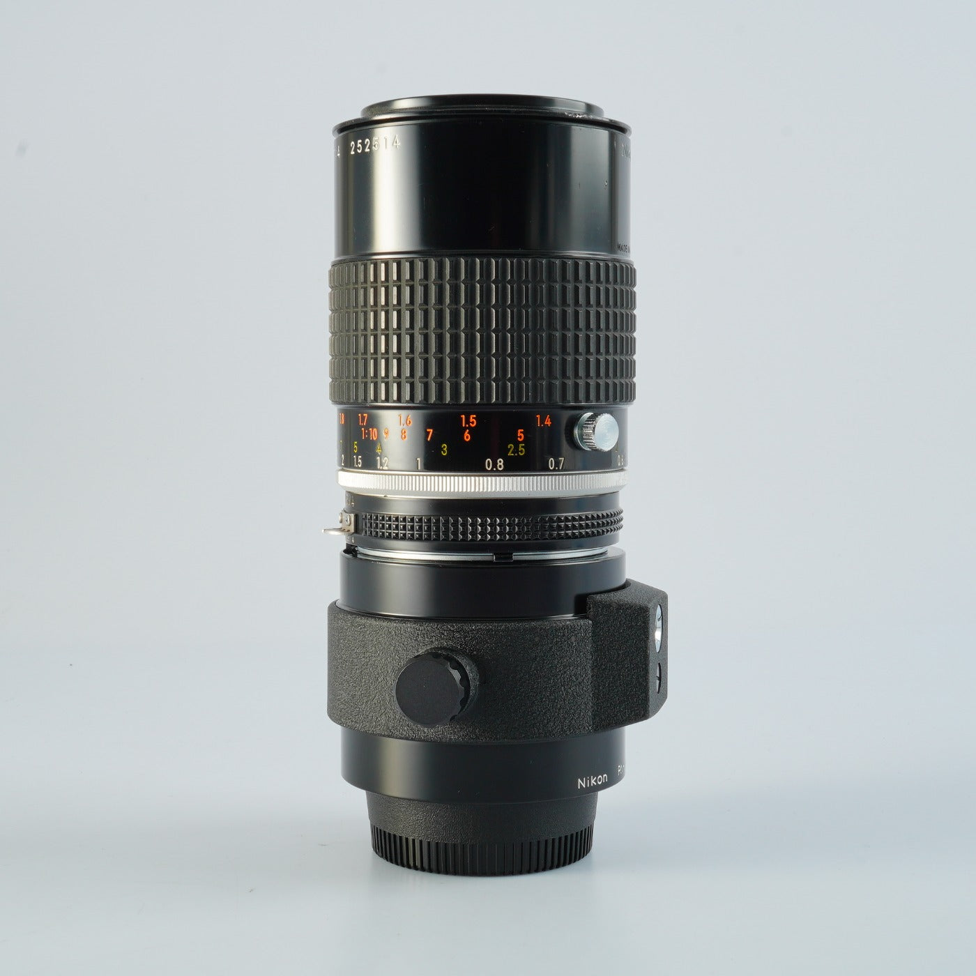 Nikon Micro-NIKKOR 105mm F/4 Ai-s + PN-11 Extension Tube 単焦点レンズ