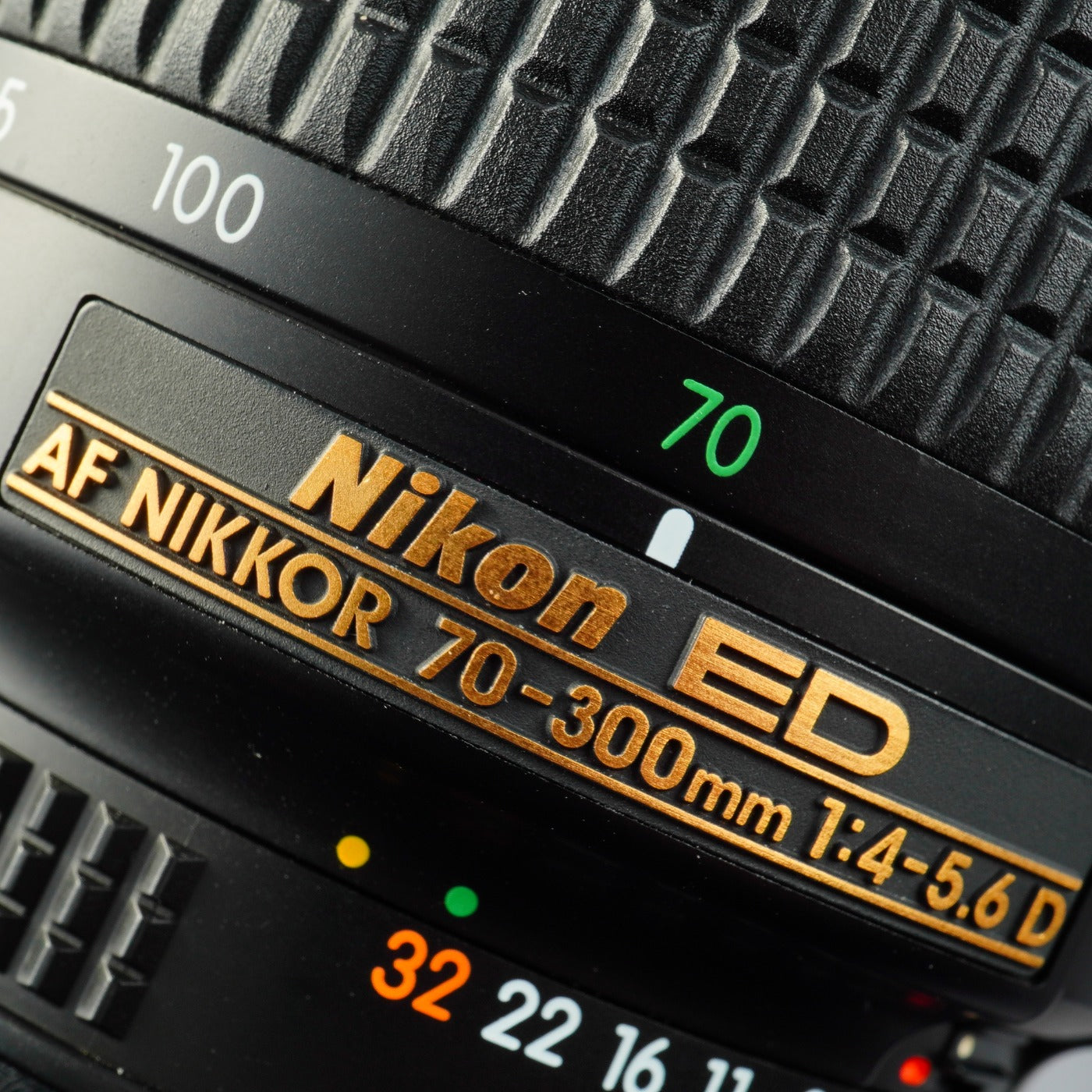 Nikon AF NIKKOR 70-300mm F/4-5.6 D ED ズームレンズ