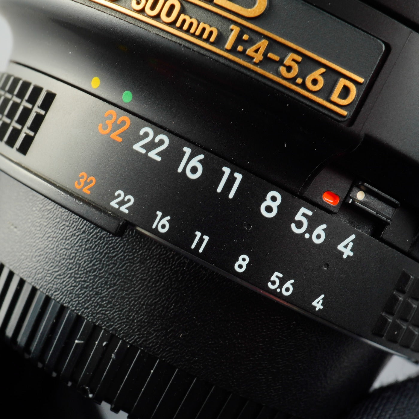 Nikon AF NIKKOR 70-300mm F/4-5.6 D ED ズームレンズ