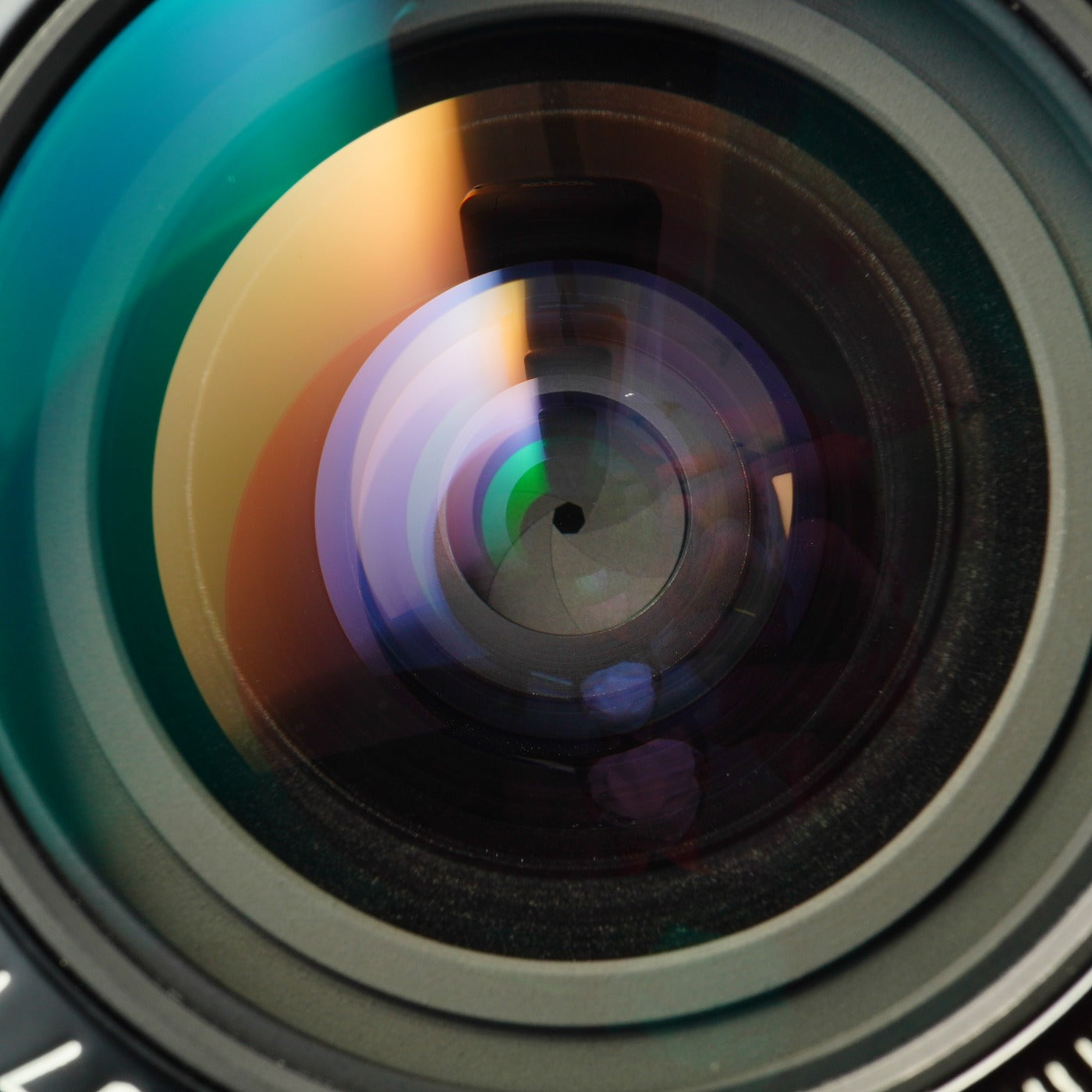 Nikon NIKKOR 24mm F/2.8 Ai 単焦点レンズ