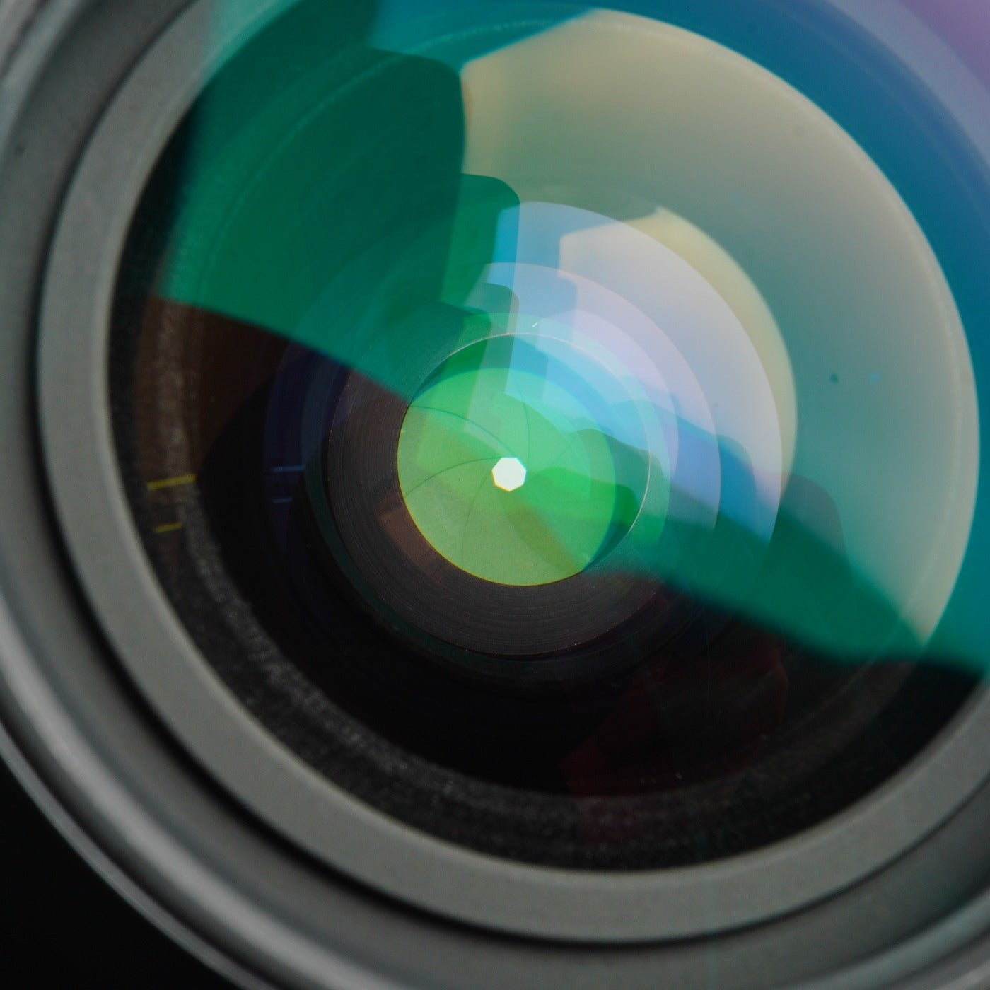 Nikon NIKKOR 24mm F/2.8 Ai 単焦点レンズ