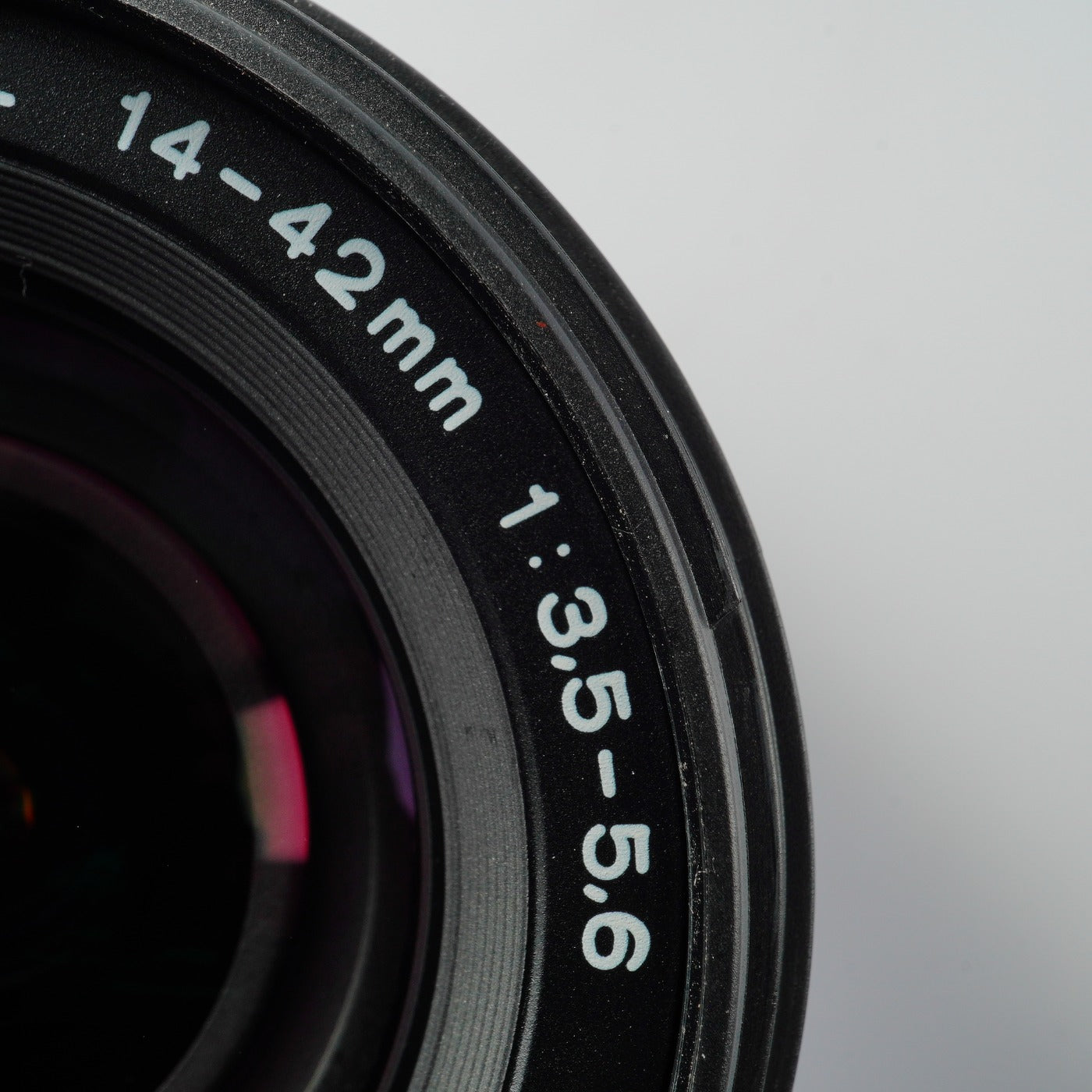 OLYMPUS ZUIKO DIGITAL 14-42mm F/3.5-5.6 ED ズームレンズ