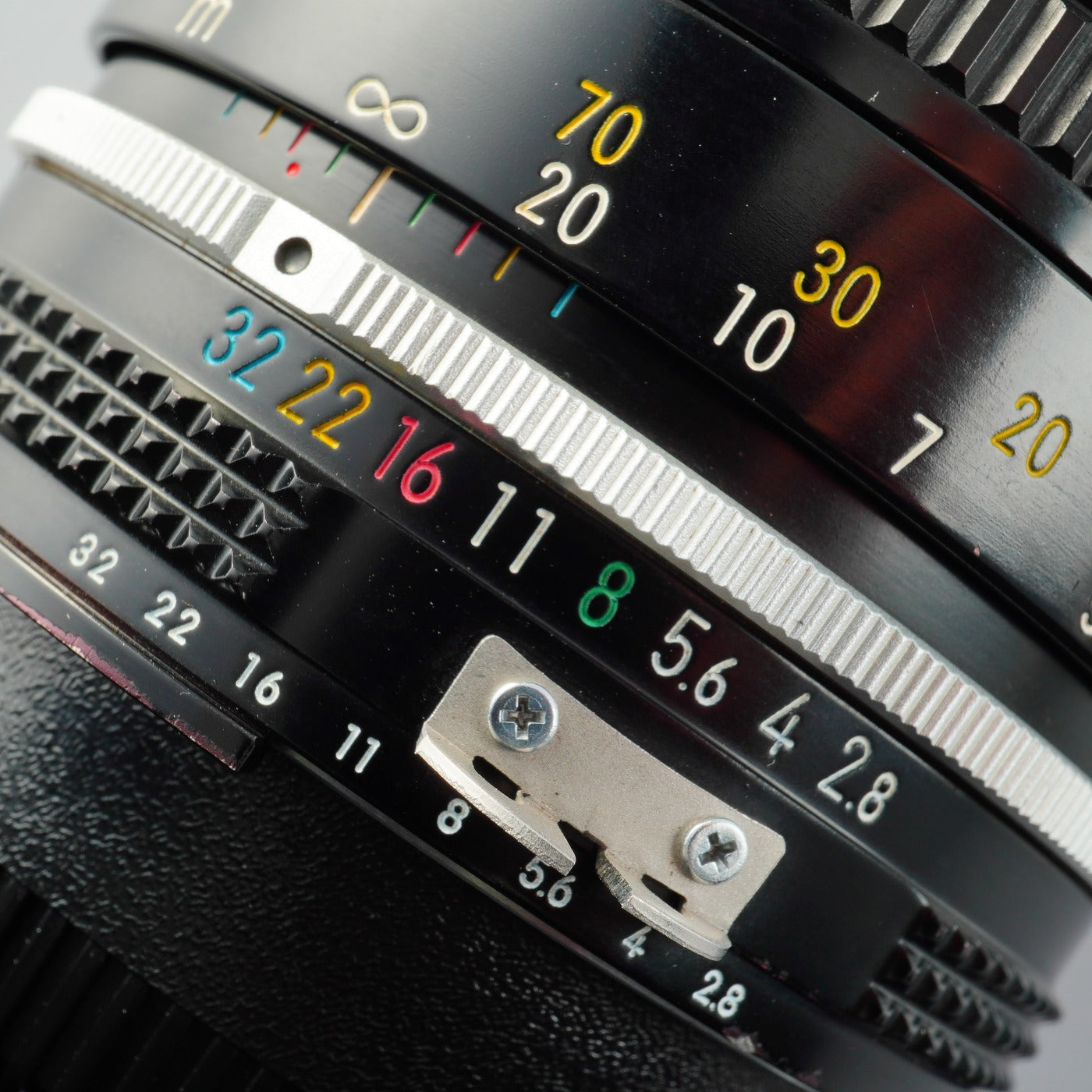 Nikon Ai Nikkor 135mm F/2.8 単焦点レンズ