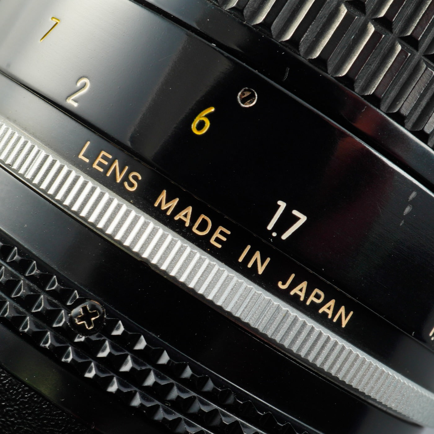 Nikon Ai Nikkor 135mm F/2.8 単焦点レンズ