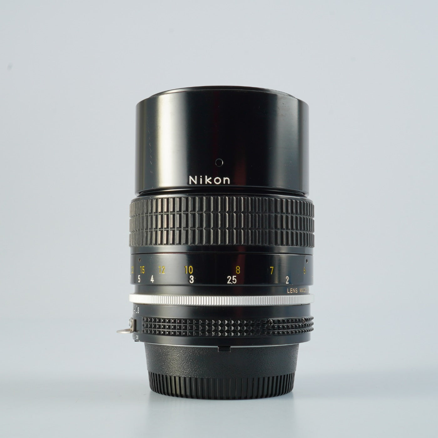 Nikon Ai Nikkor 135mm F/2.8 単焦点レンズ