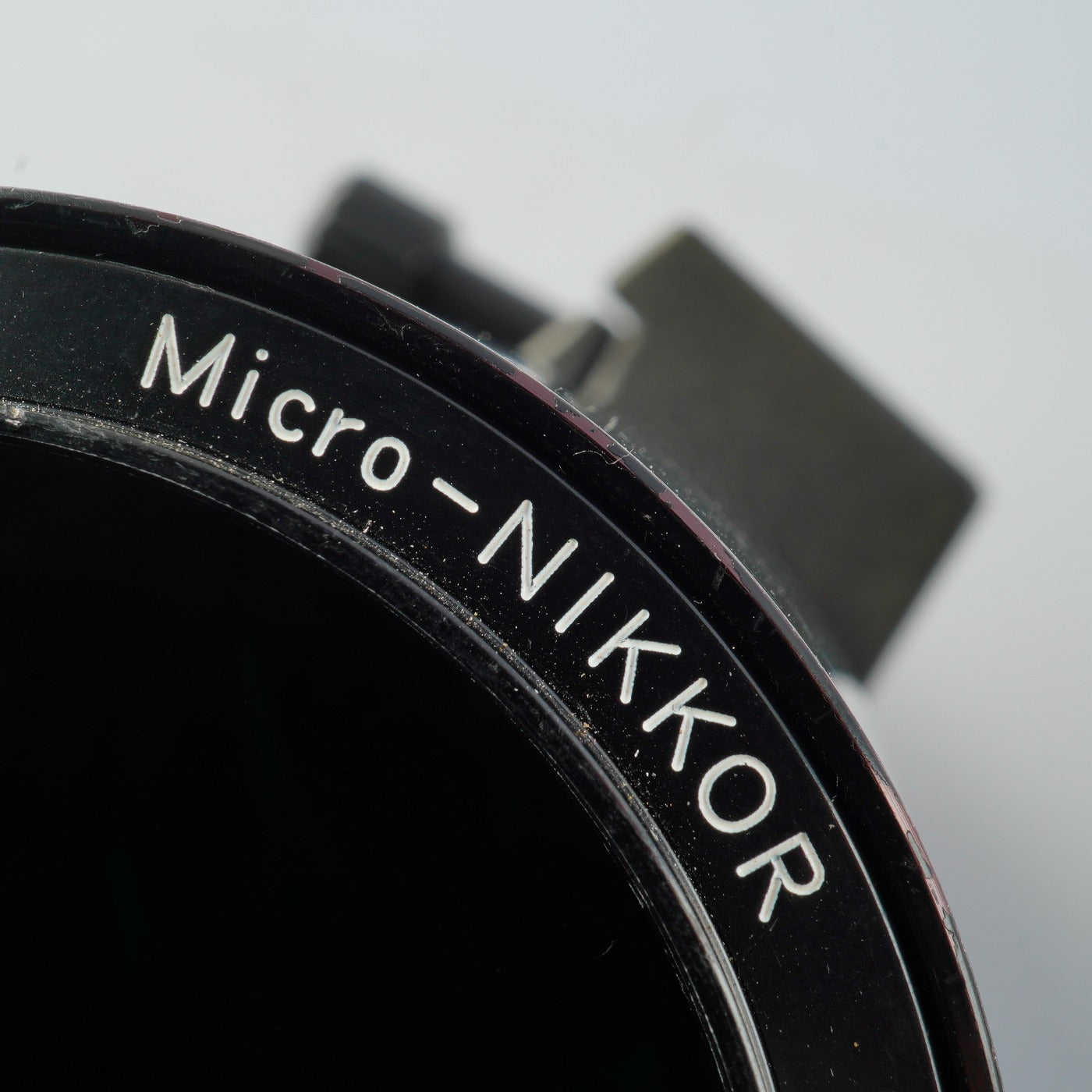 Nikon Ai Micro-Nikkor 200mm f/4 マクロレンズ