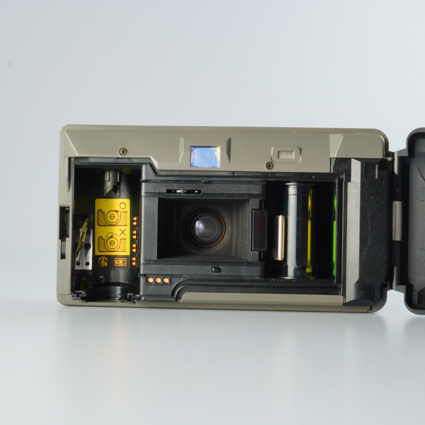 Chinon AUTO 3001 MULTI FOCUS コンパクトフィルムカメラ