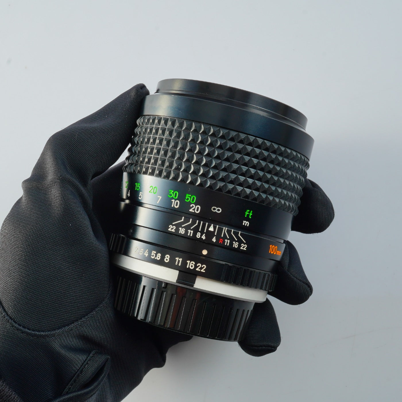 MINOLTA MC TELE ROKKOR PF 100mm F/2.5 prime lens