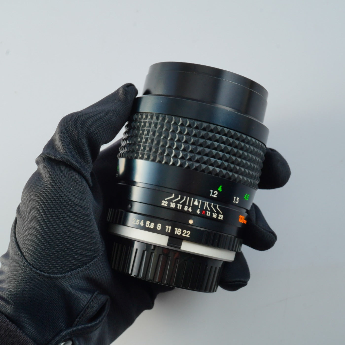 MINOLTA MC TELE ROKKOR PF 100mm F/2.5 prime lens