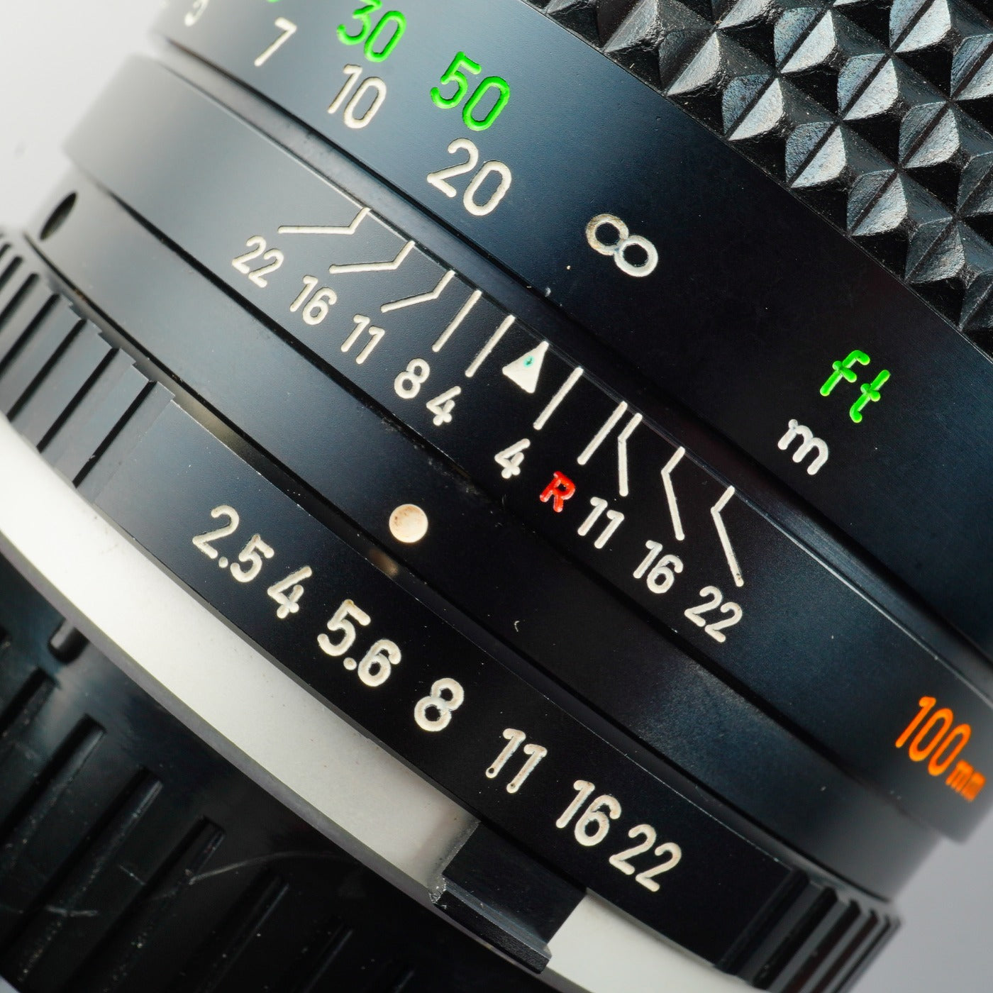 MINOLTA MC TELE ROKKOR PF 100mm F/2.5 prime lens
