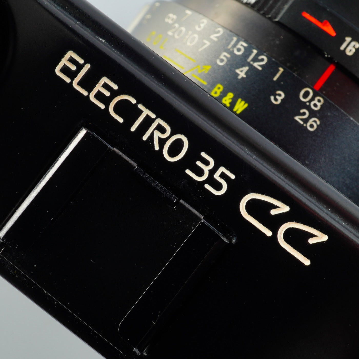 【SERVICED & TESTED】 YASHICA Electro 35 CC Black 35mm F/1.8 レンジファインダーフィルムカメラ