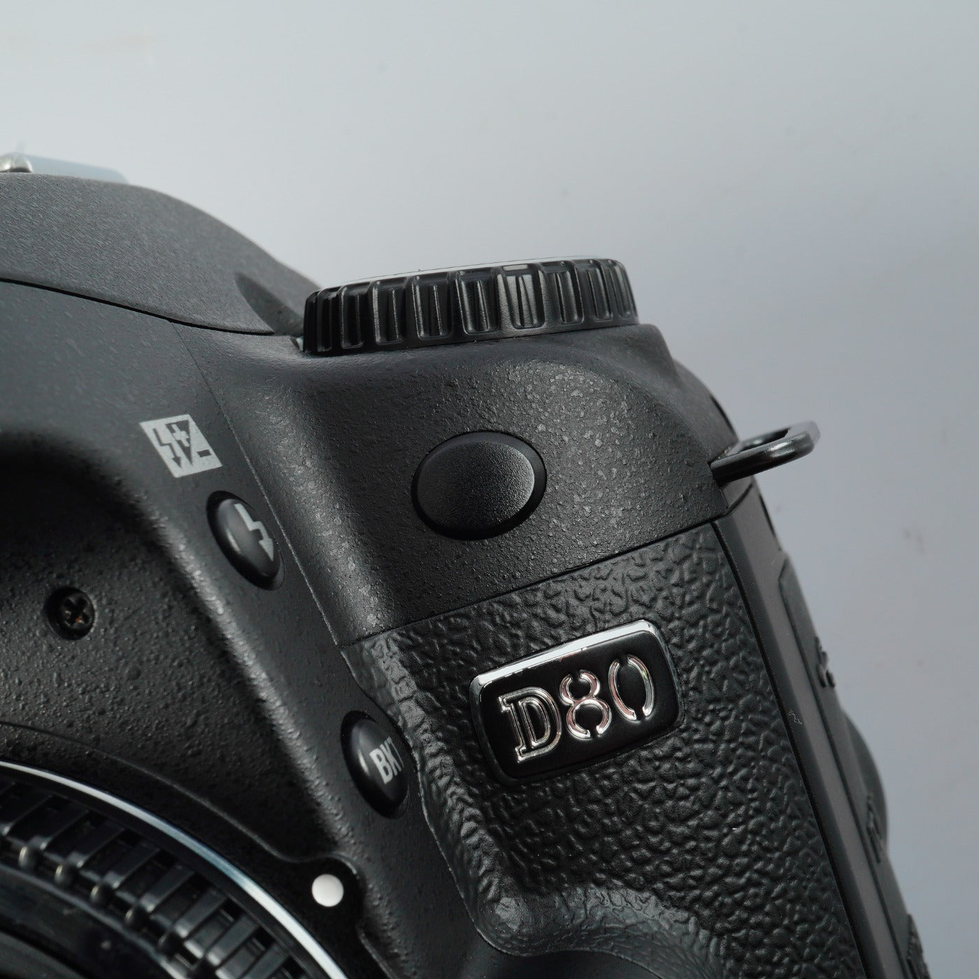 Nikon D80 + AF-S DX NIKKOR 18-55mm F/3.5-5.6 G VR + SD 8GB デジタル一眼レフカメラ