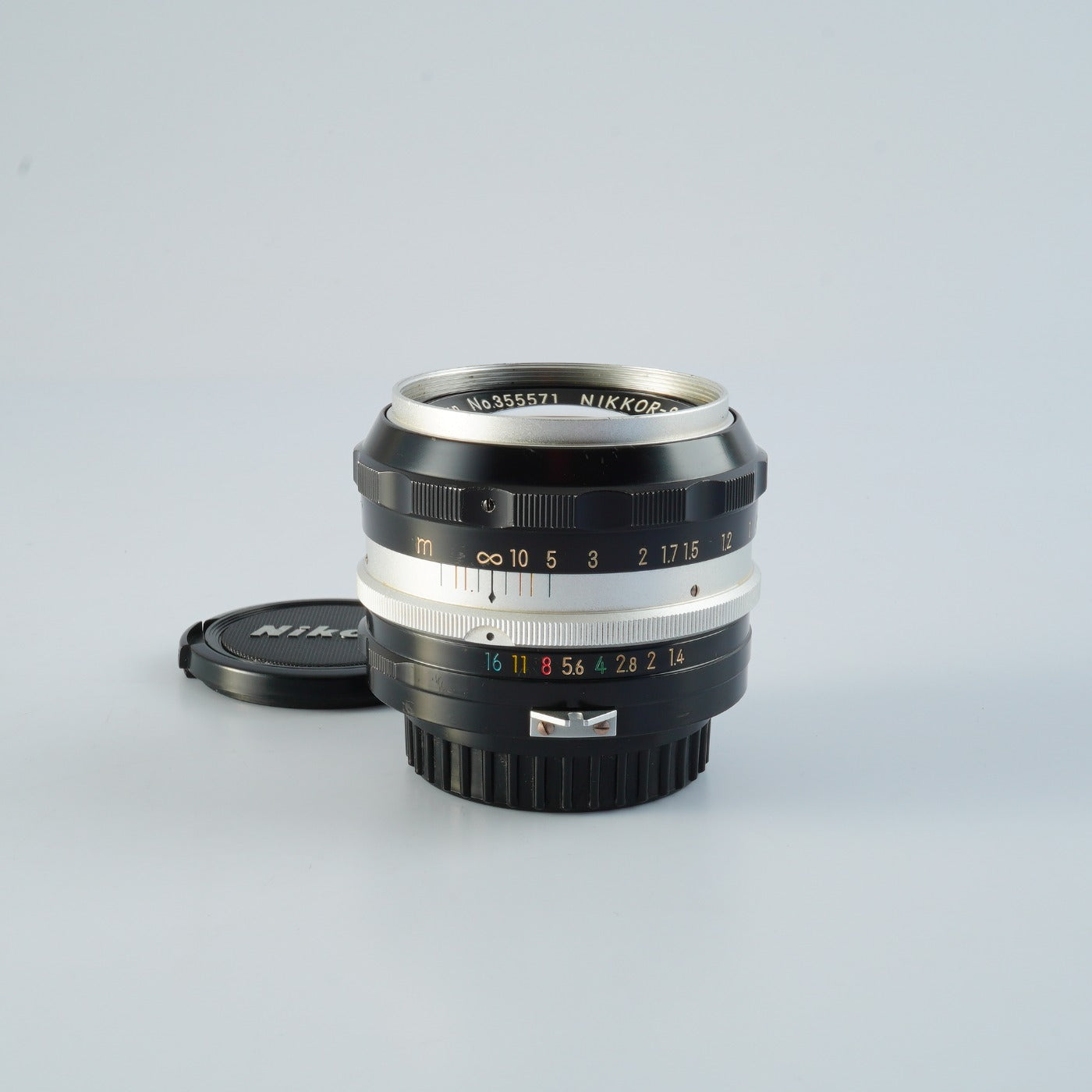 Nikon Nikkor-S Auto 50mm F/1.4 " 6 Blade " 非Ai 単焦点レンズ