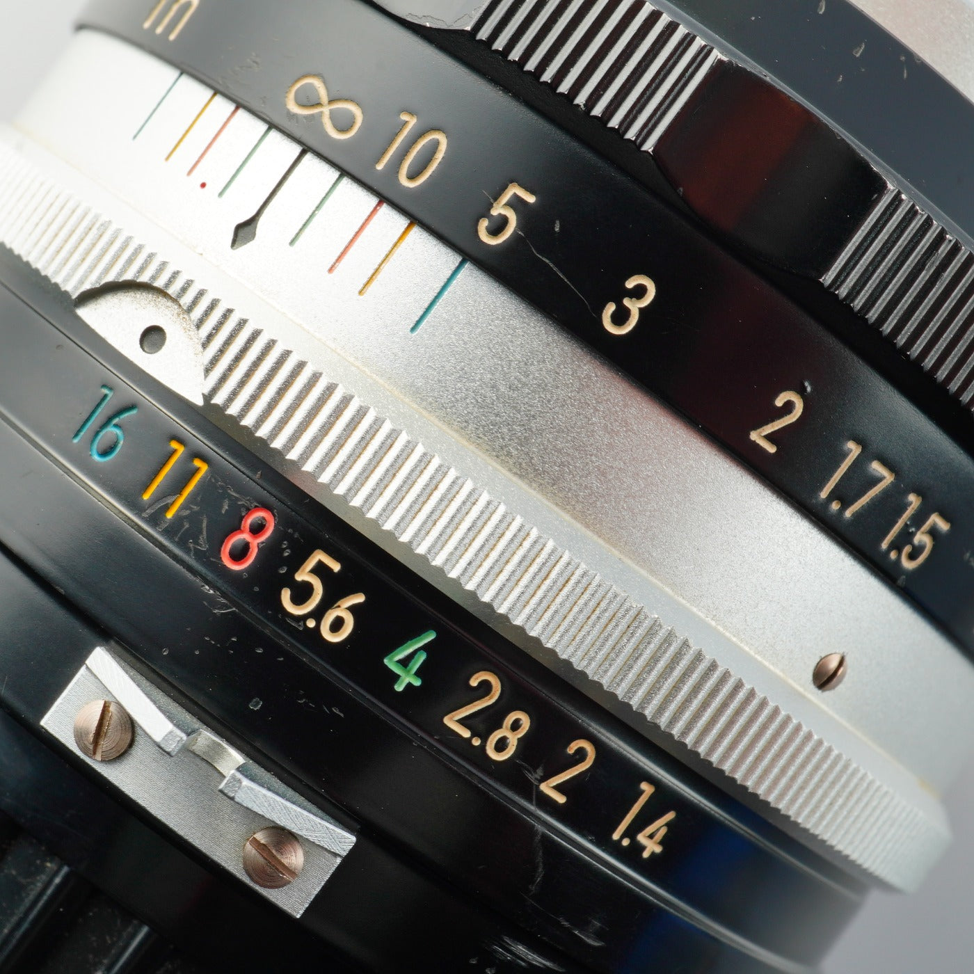 Nikon Nikkor-S Auto 50mm F/1.4 " 6 Blade " 非Ai 単焦点レンズ