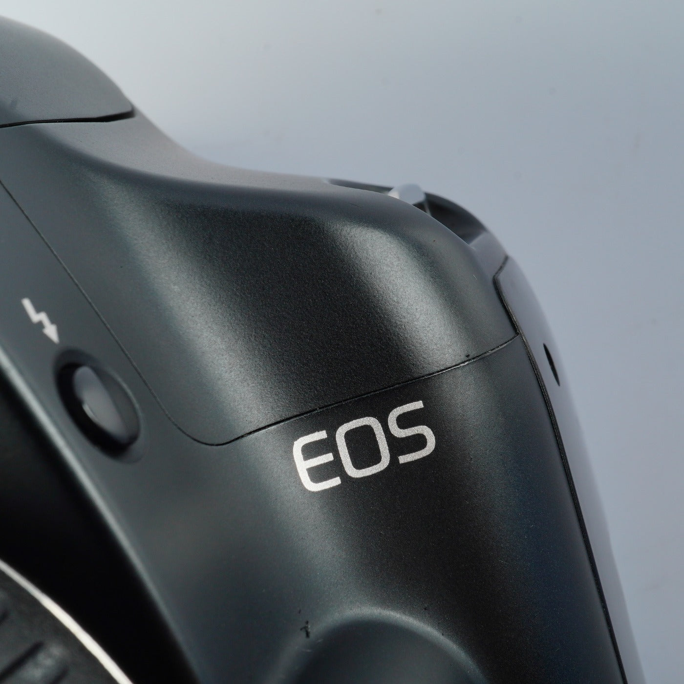 Canon EOS Kiss X2 ( Rebel XSi ) + EF-S 18-55mm F3.5-5.6 USM + SD 4GB デジタル一眼レフカメラ