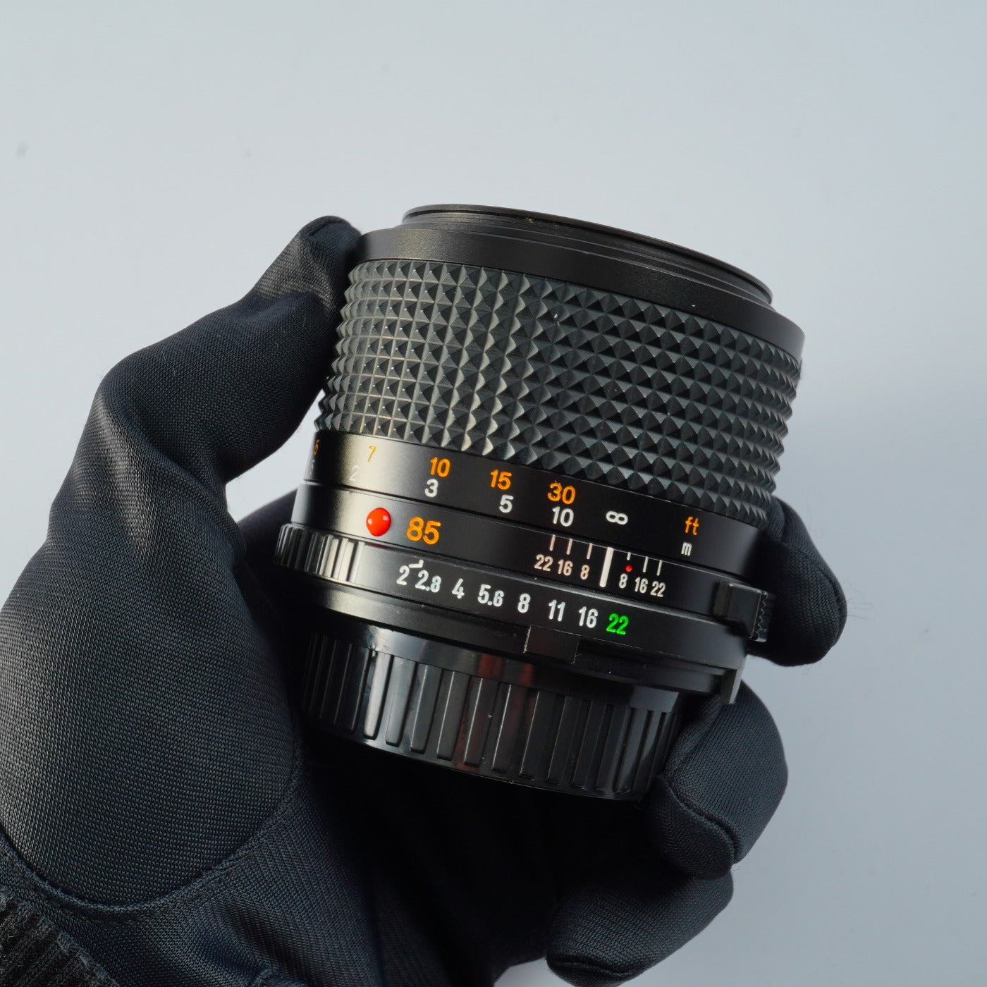 MINOLTA MD 85mm F/2 prime lens