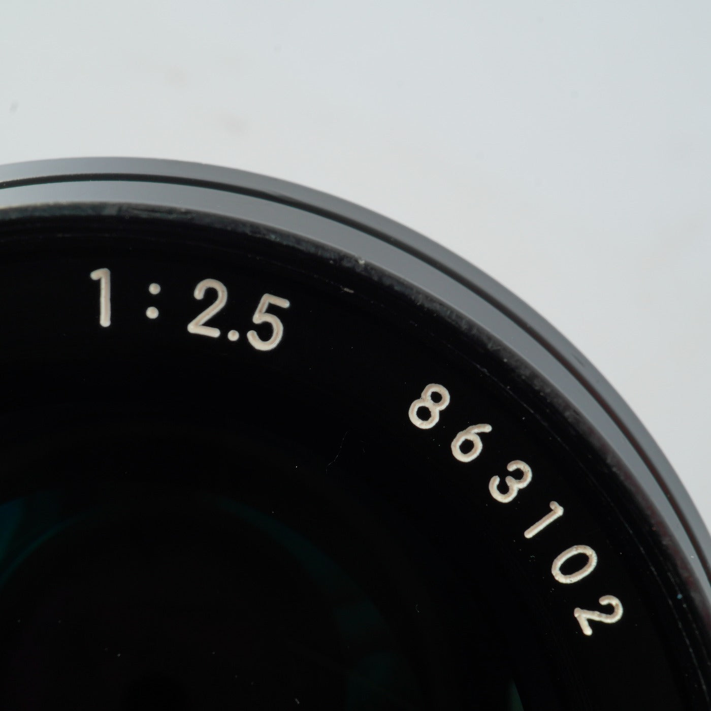 Nikon Ai Nikkor 105mm F/2.5 単焦点レンズ