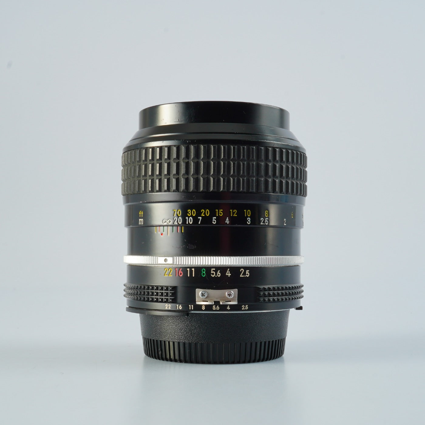 Nikon Ai Nikkor 105mm F/2.5 単焦点レンズ